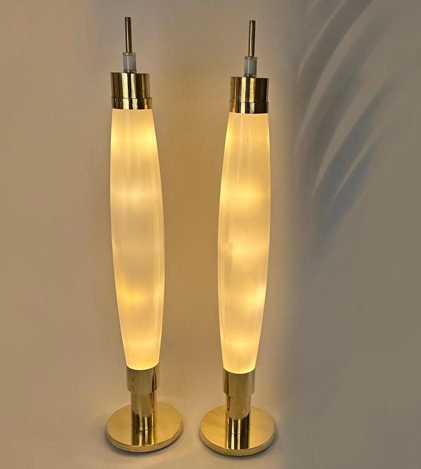 Late 20th Century Pair of Brass & White Murano Hand Blown Glass Floor Lamps For Sale 3