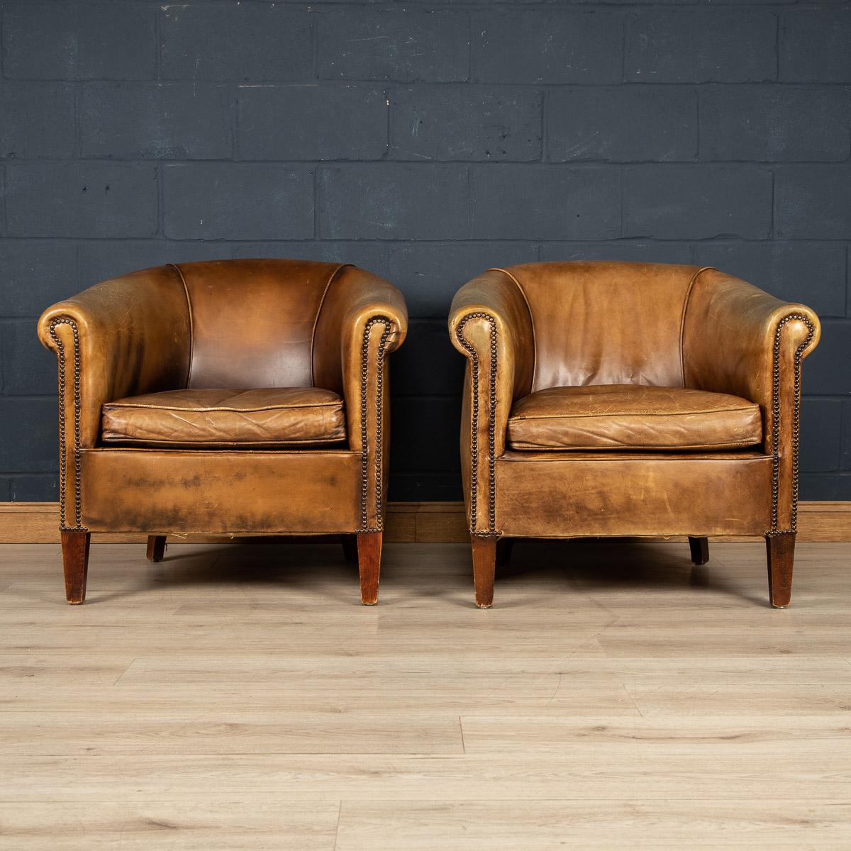 European Late 20th Century Pair of Dutch Leather Club Chairs For Sale
