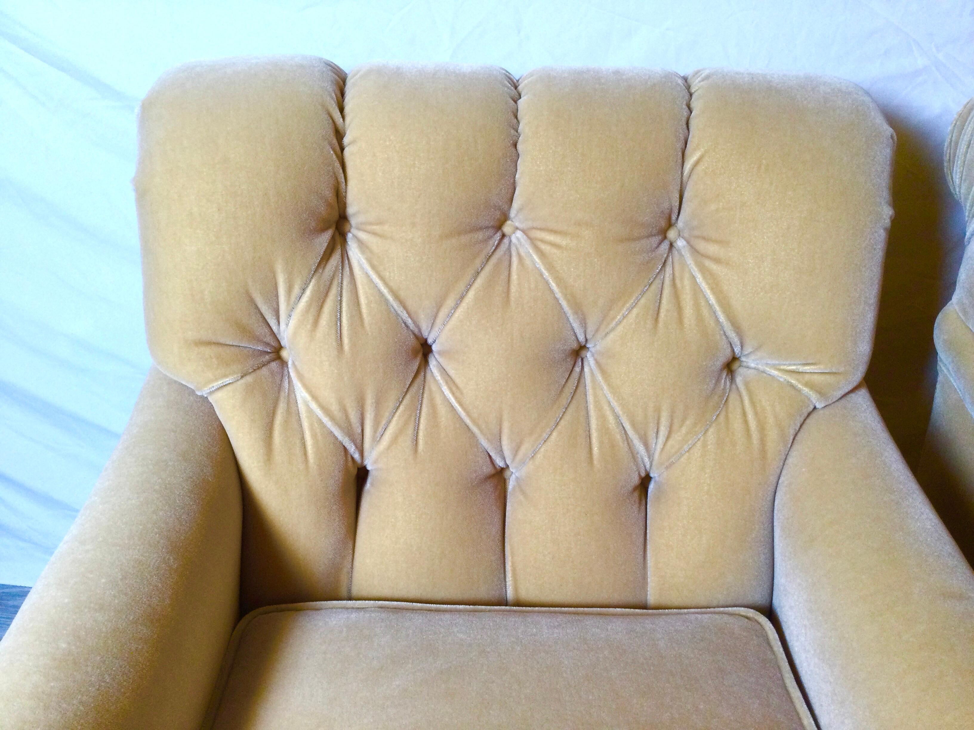 Late 20th Century Pair of Fawn Colored Mohair Club Chairs with Tufted Backs 1