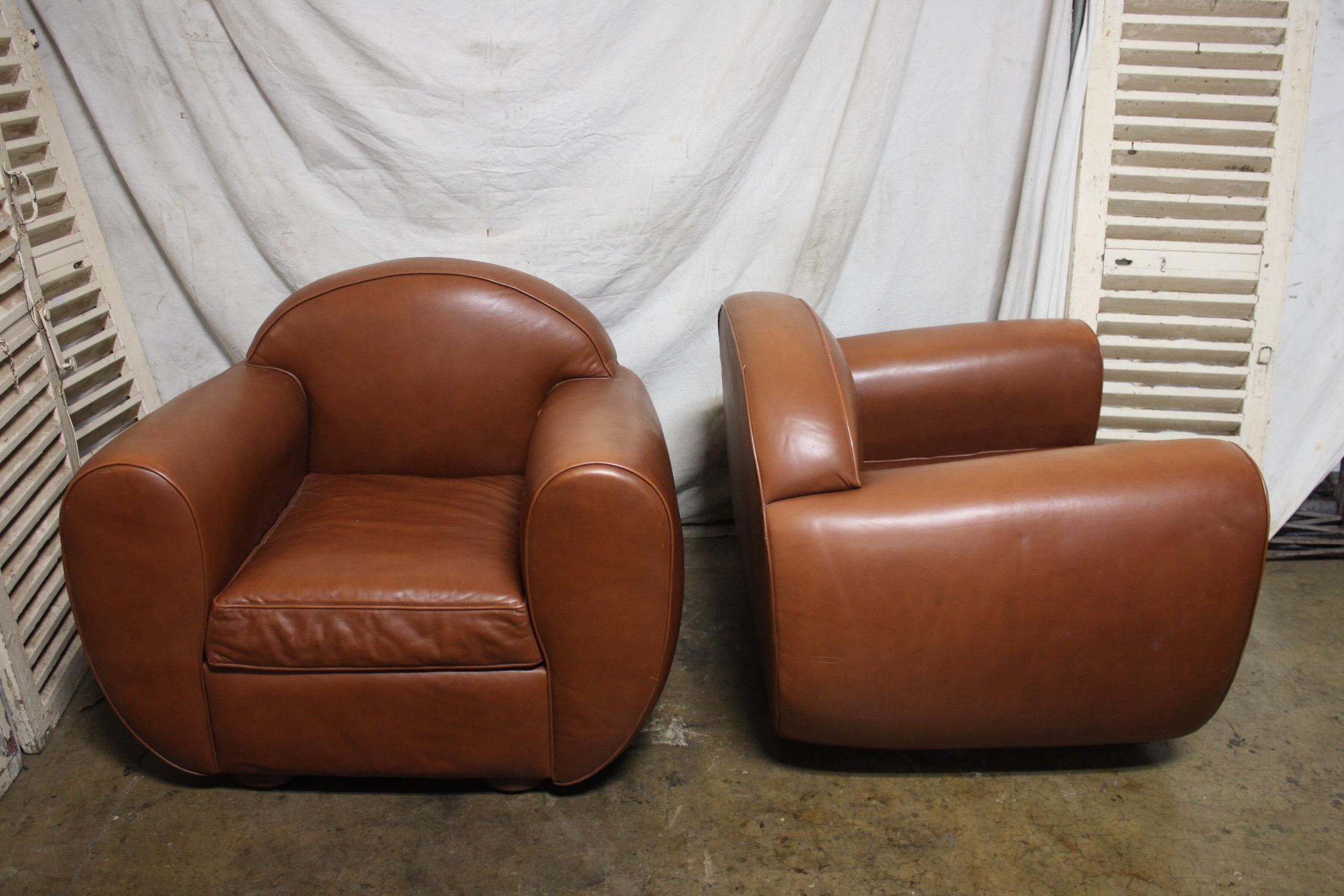 Late 20th Century Pair of French Leather Club Chairs For Sale 4