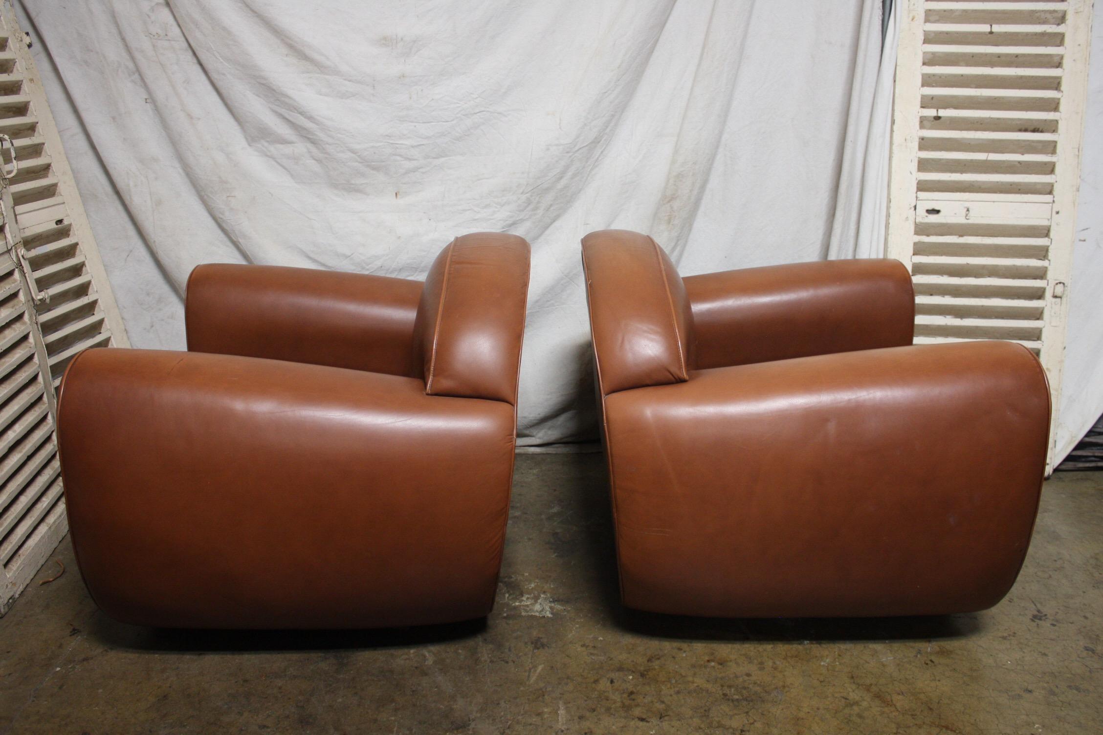 Late 20th Century Pair of French Leather Club Chairs For Sale 5