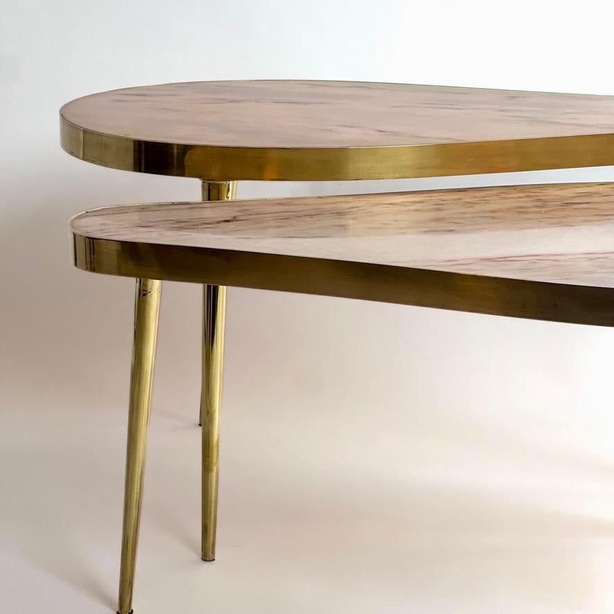 Late 20th Century Pair of Italian Brass w/ Beige & Pink Onyx Tops Coffee Tables 4