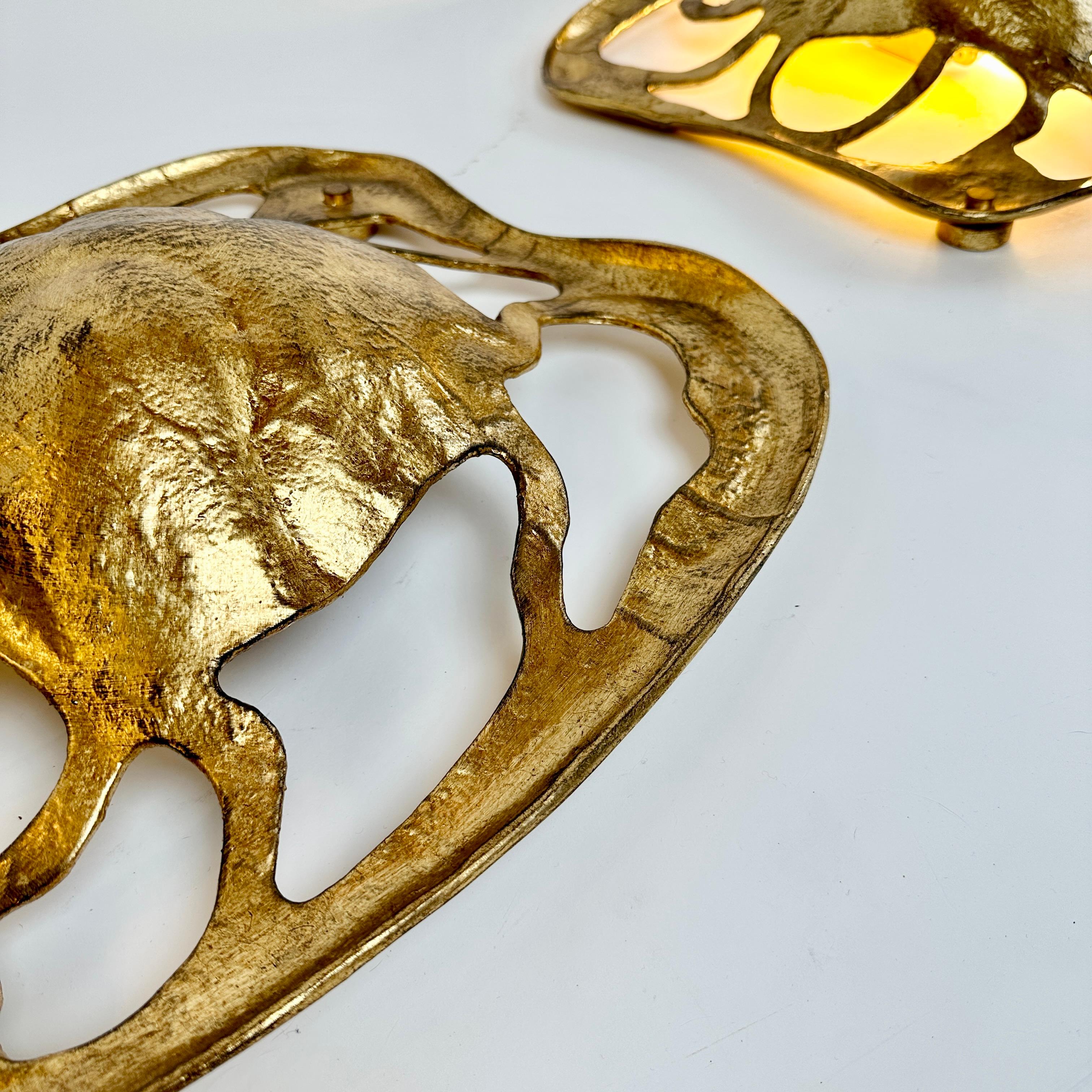 Gilt Late 20th Century Pair of Italian Sculptural Gilded Metal Wall Lights For Sale