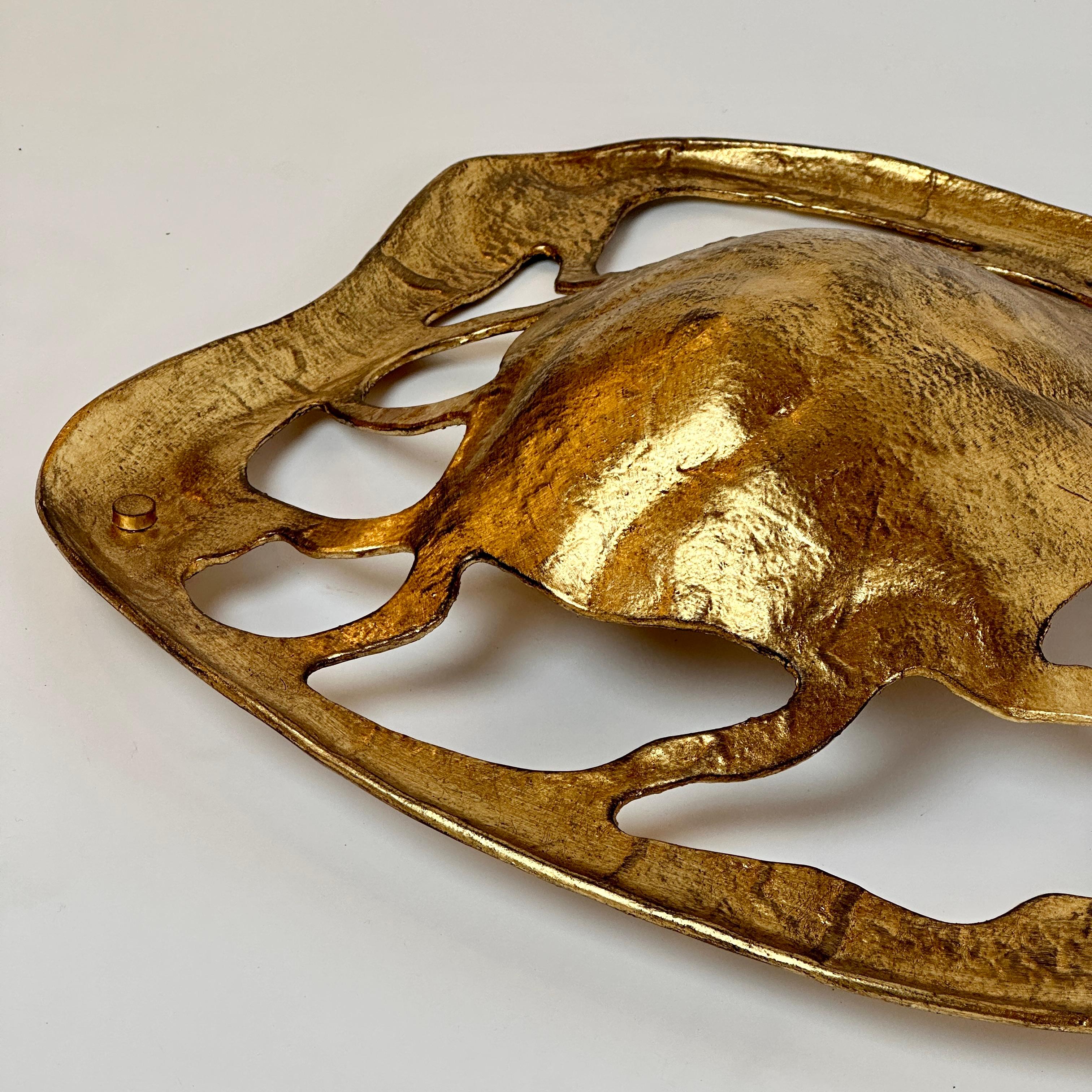 Fin du 20e siècle Paire d'appliques italiennes sculpturales en métal doré de la fin du 20e siècle en vente
