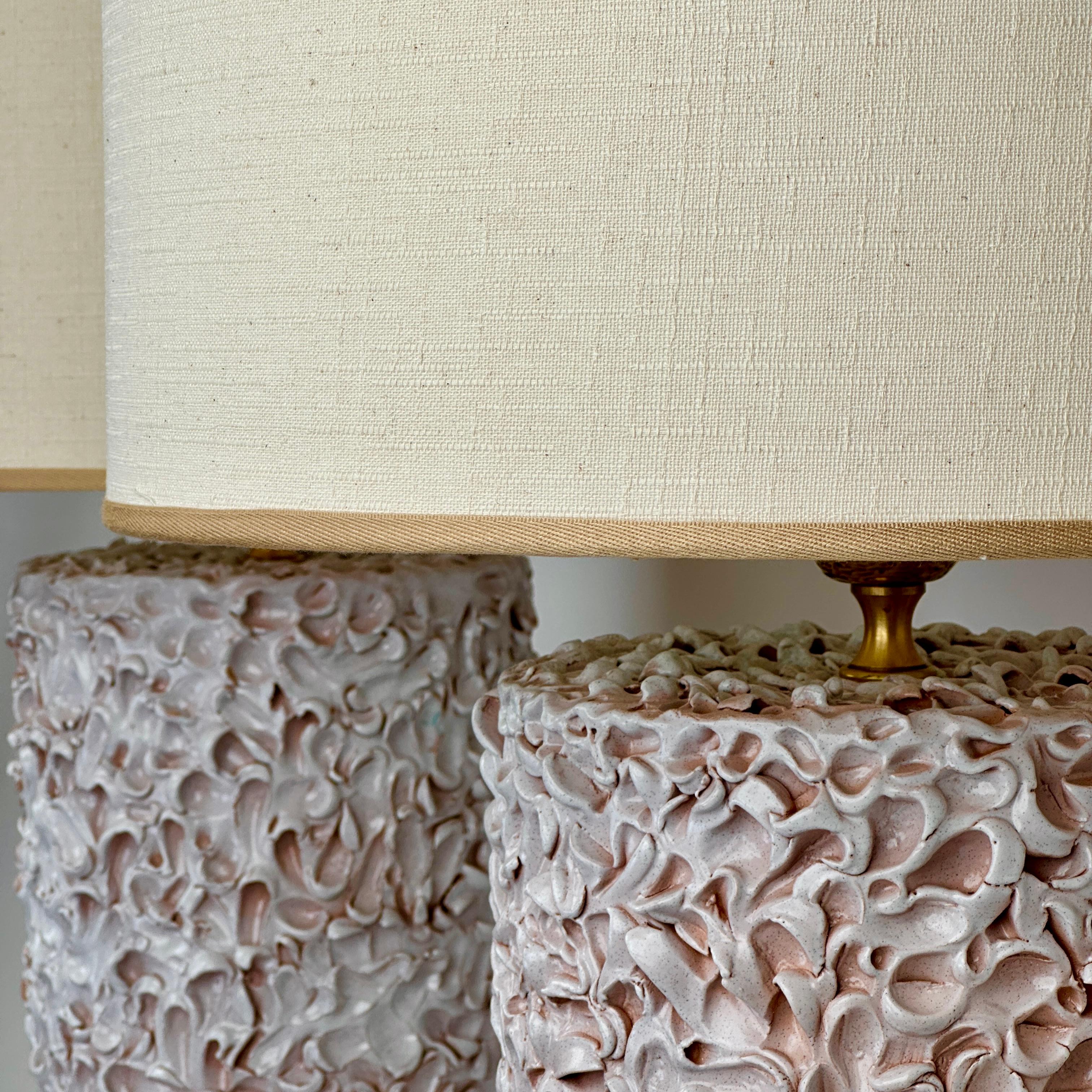 Modern Late 20th Century Pair of Italian White Ceramic Sculptural Table Lamps w/ Shades For Sale