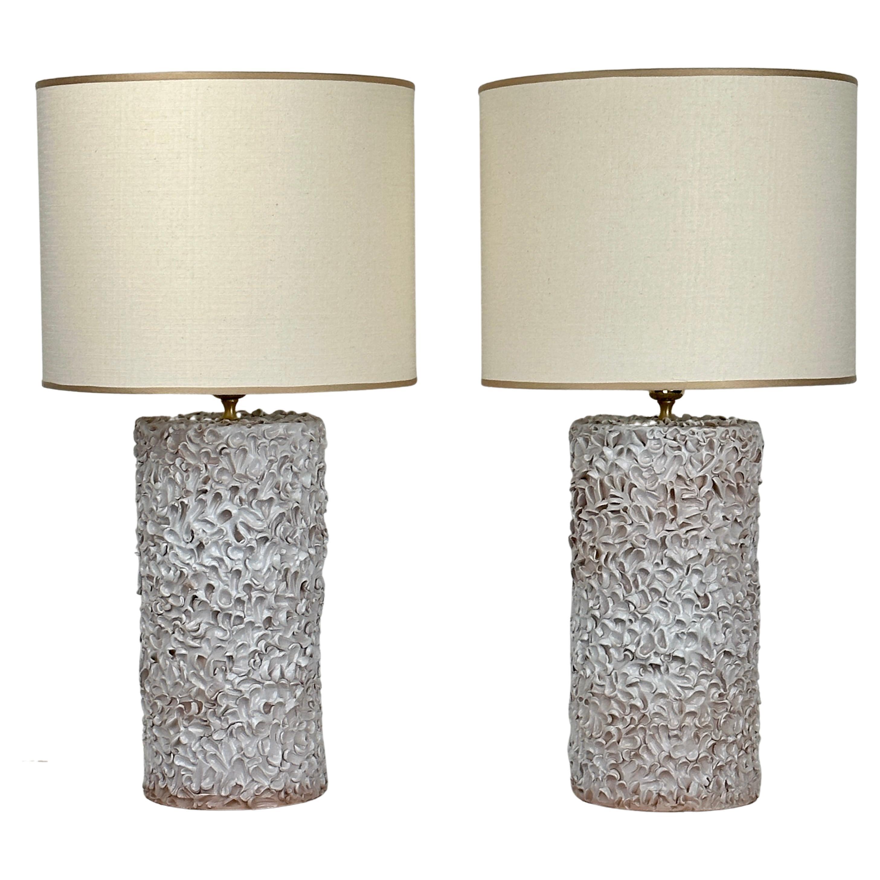 Late 20th Century Pair of Italian White Ceramic Sculptural Table Lamps w/ Shades For Sale
