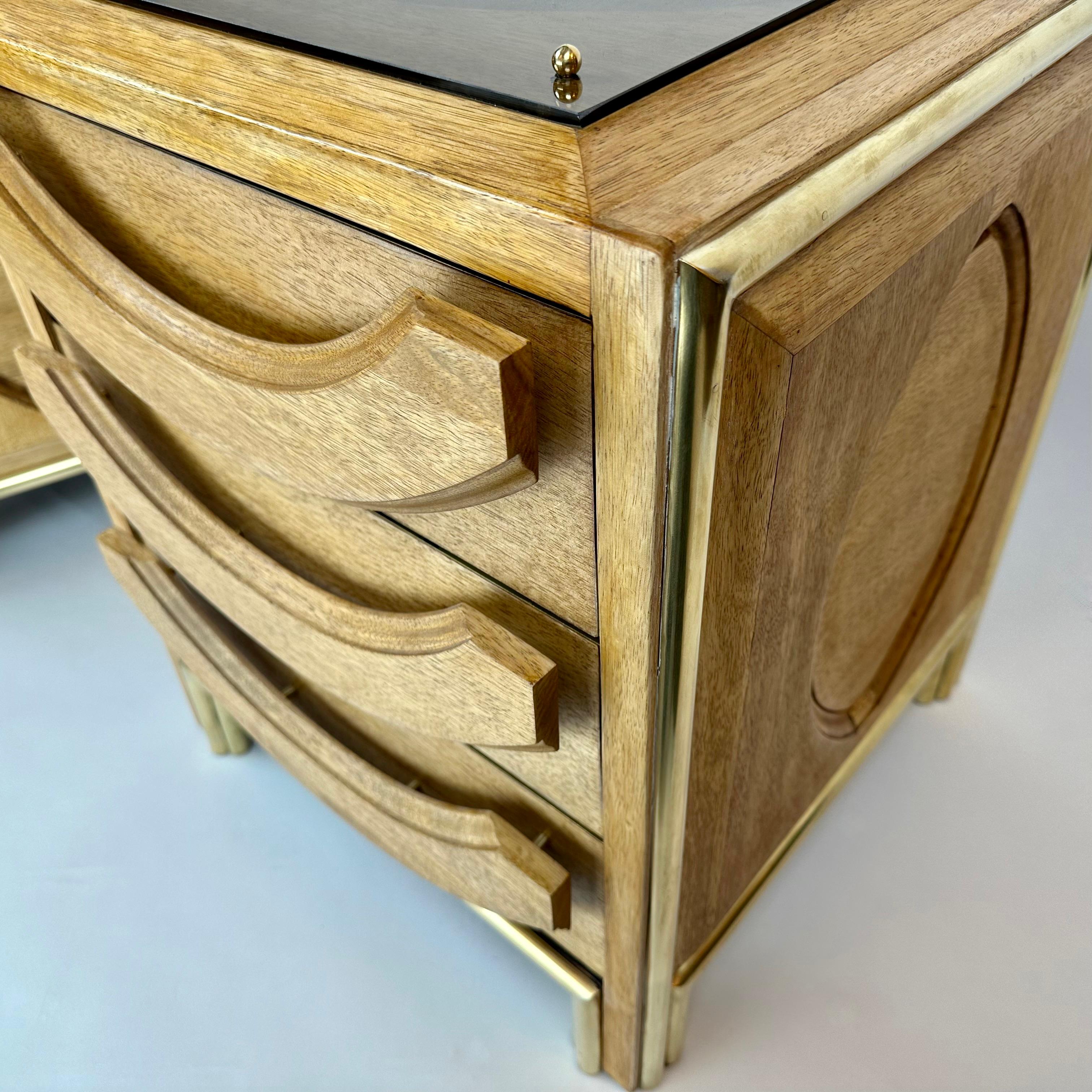 Late 20th Century Pair of Italian Wood, Brass & Light Brown Glass Night Stands For Sale 7