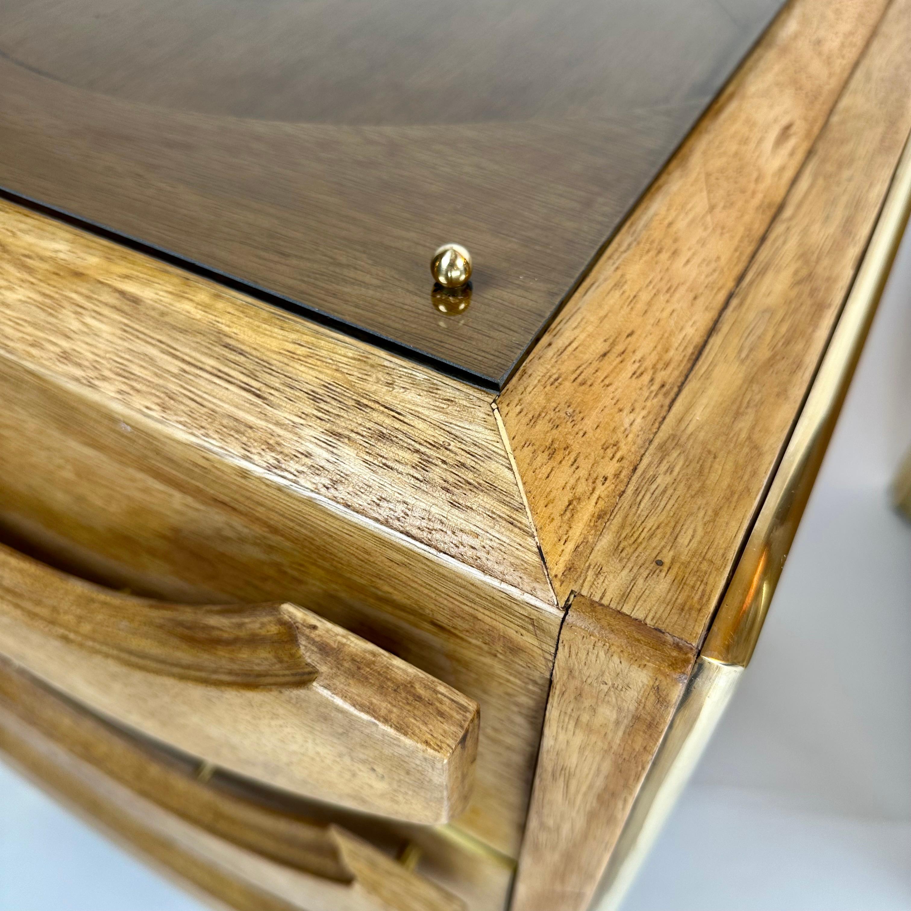 Late 20th Century Pair of Italian Wood, Brass & Light Brown Glass Night Stands For Sale 10