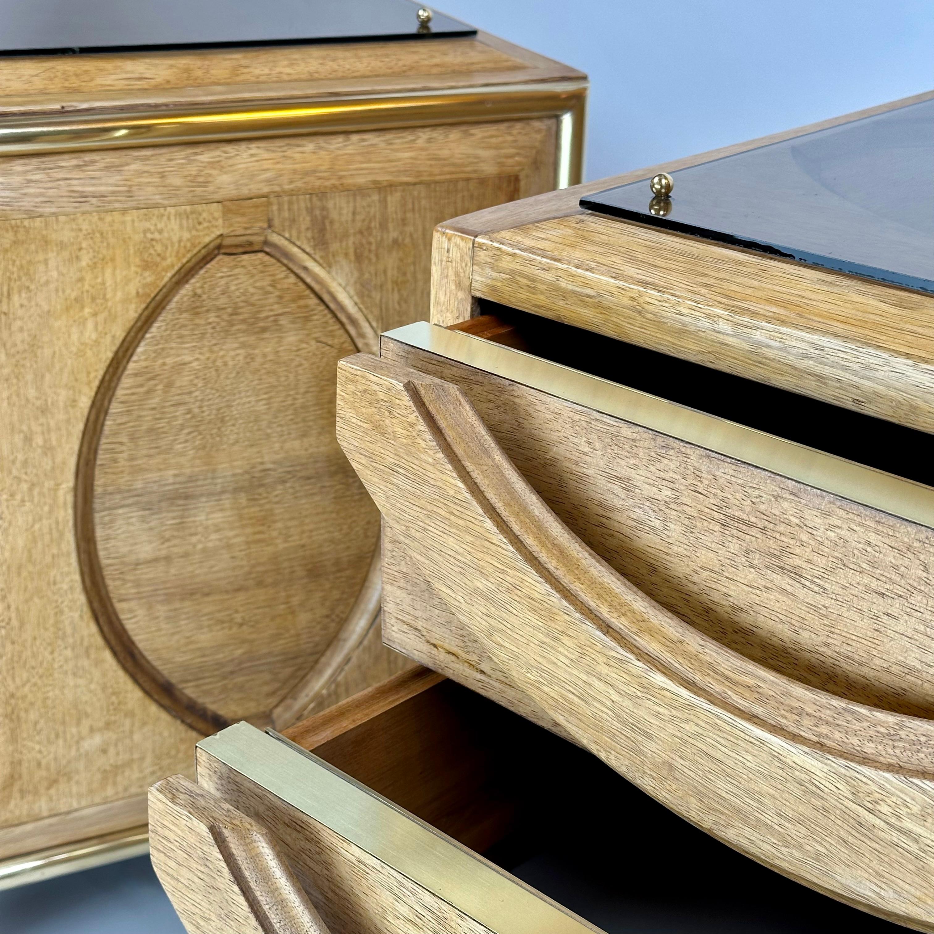 Late 20th Century Pair of Italian Wood, Brass & Light Brown Glass Night Stands For Sale 2