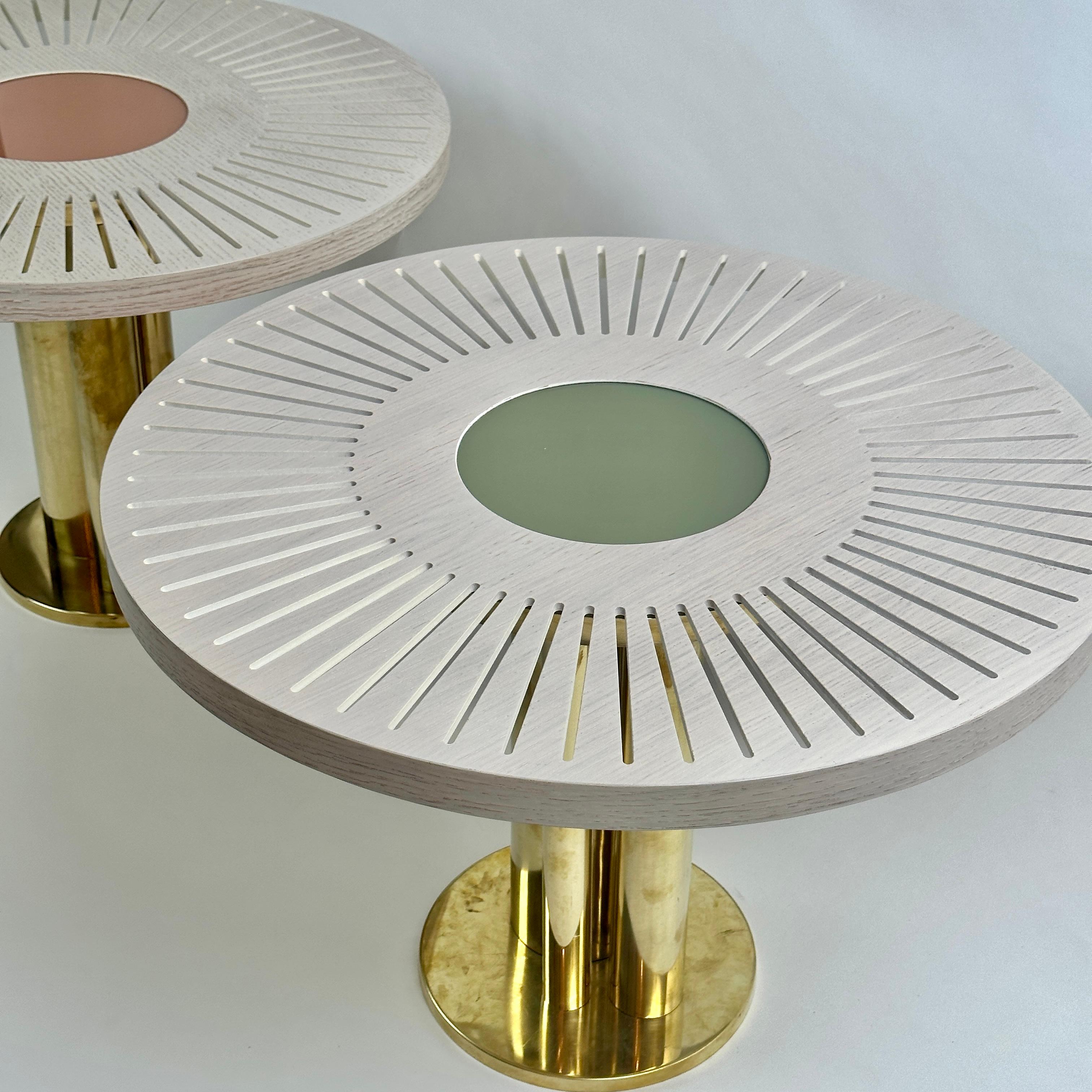 Late 20th Century Pair of Round Ash Wood w/ Opaline Glass & Brass Side Tables For Sale 1