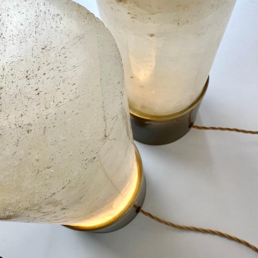 Contemporary Late 20th Century Pair of Round Brass & White Rock Crystal Stone Table Lamps For Sale