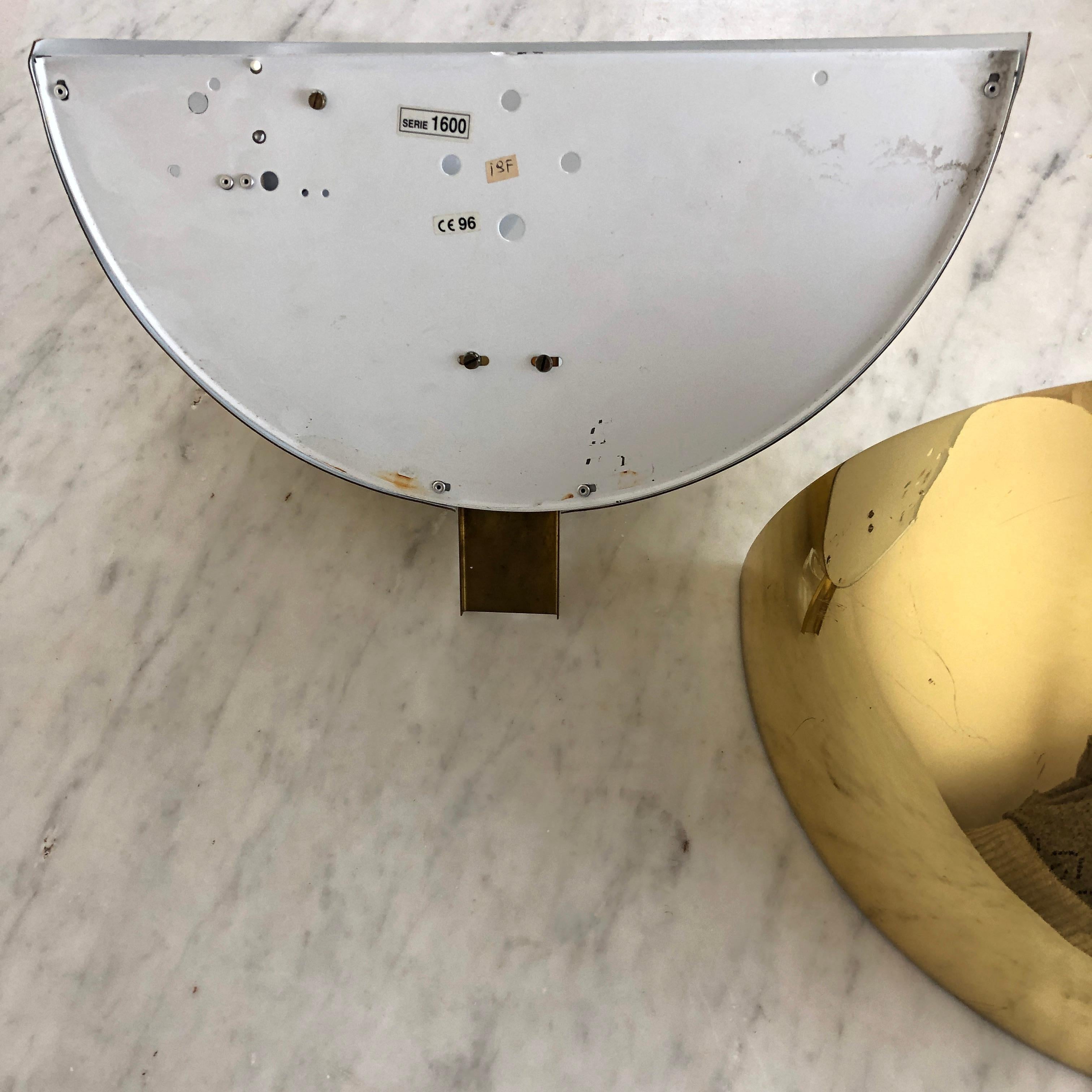 Late 20th Century Pair of Space Age Gold Metal and Transparent Lucite Sconces For Sale 7
