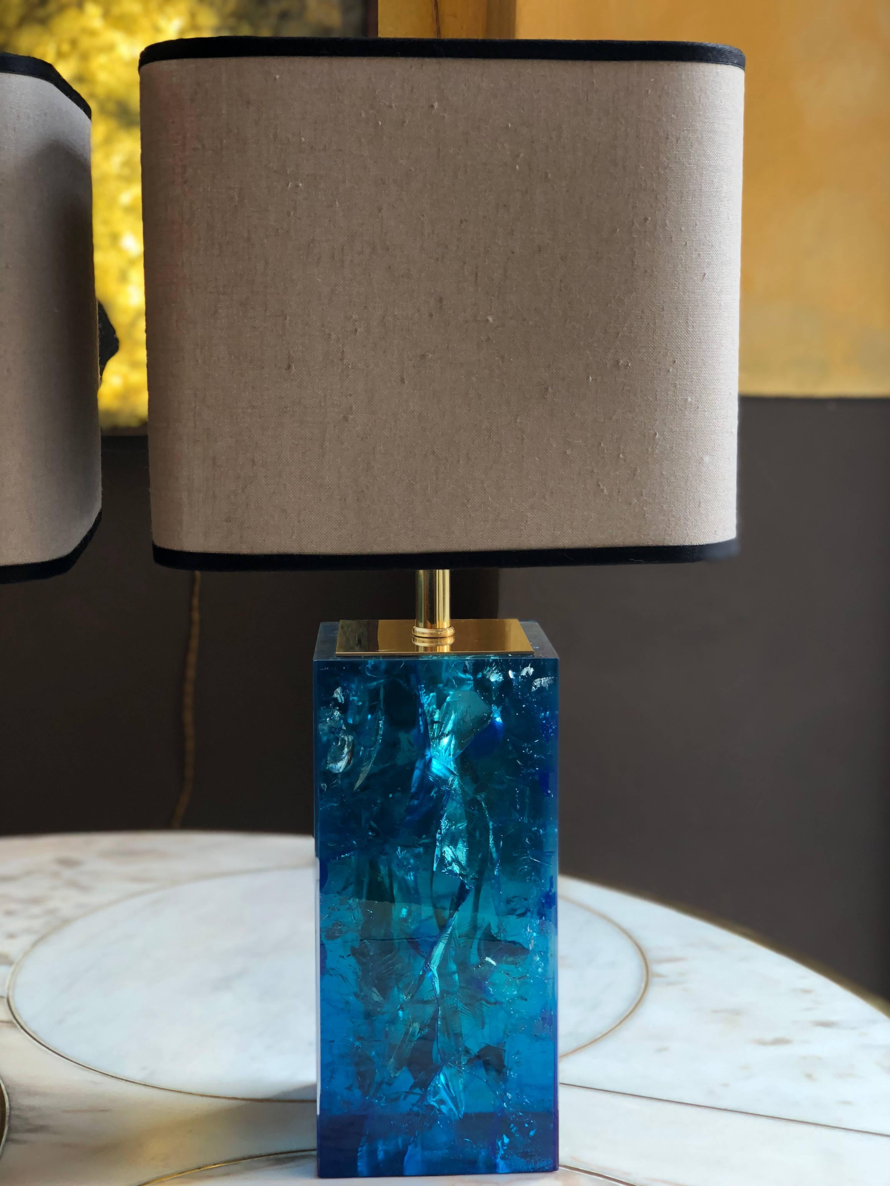 Late 20th Century Pair of Turquoise Blue Fractal Resin Table Lamps with Shades 3