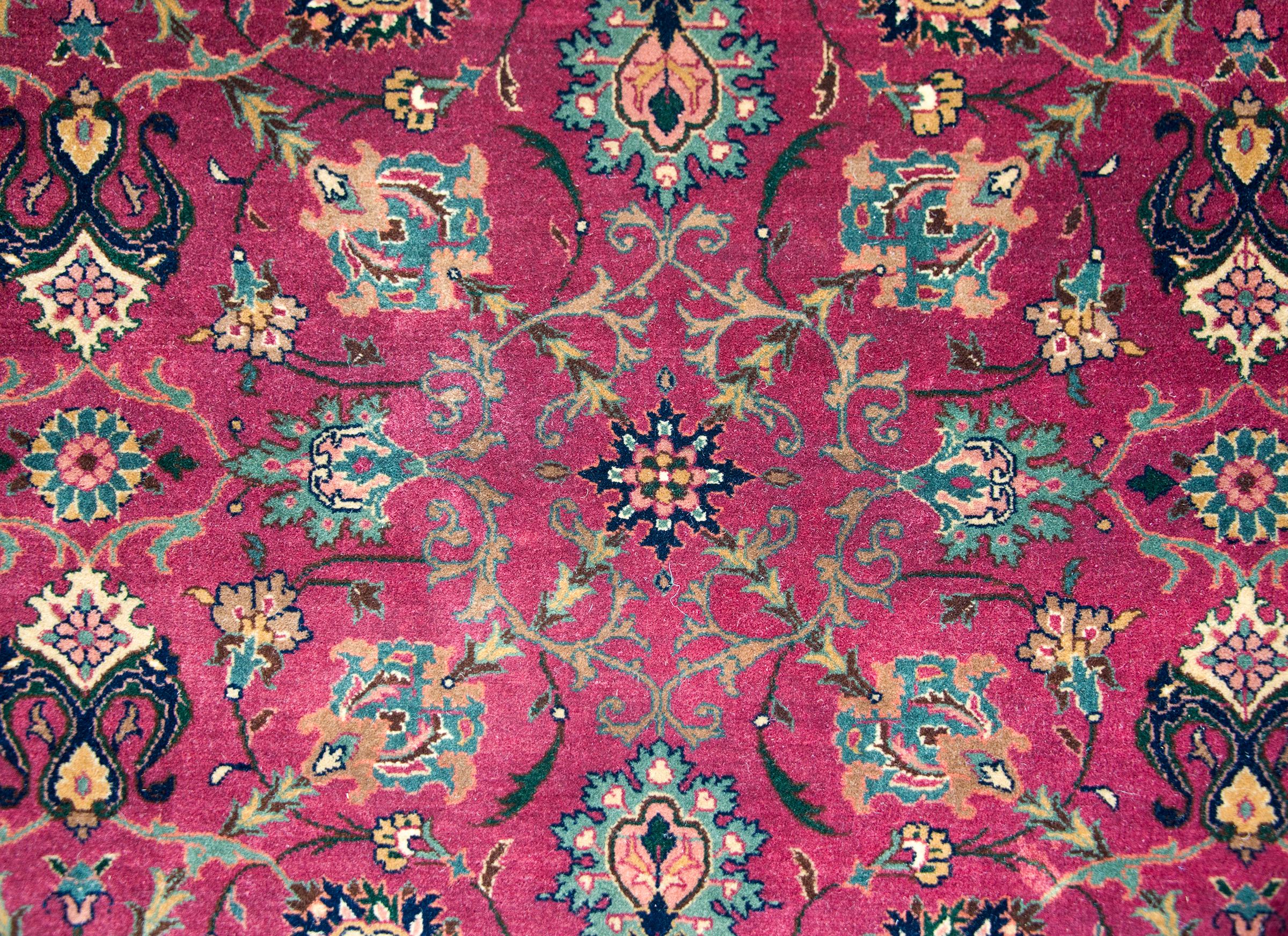 Late 20th Century Pakistani Tabriz Rug For Sale 6