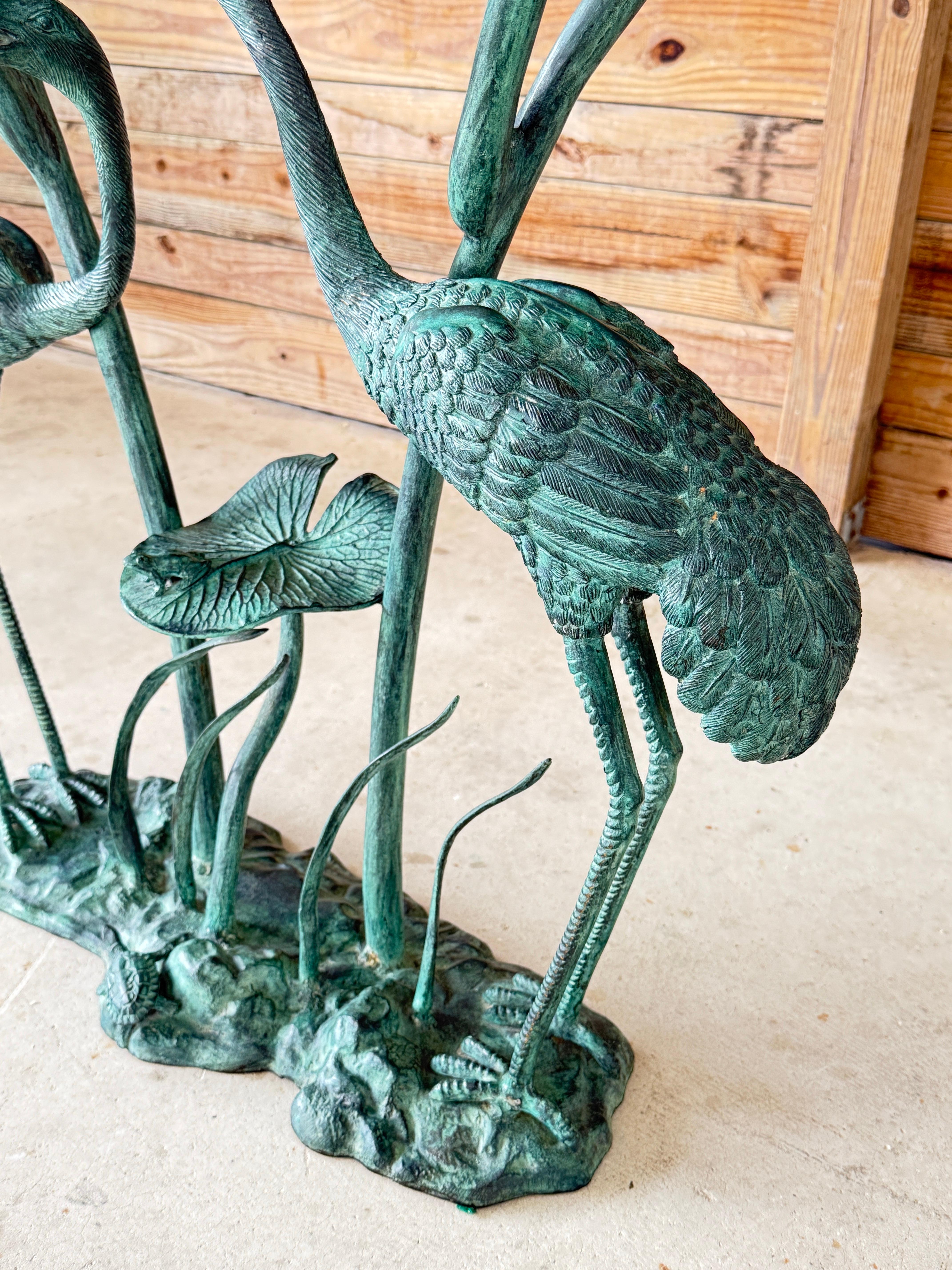Table console en bronze patiné de la fin du 20e siècle avec héron et nénuphar par LaBarge en vente 6