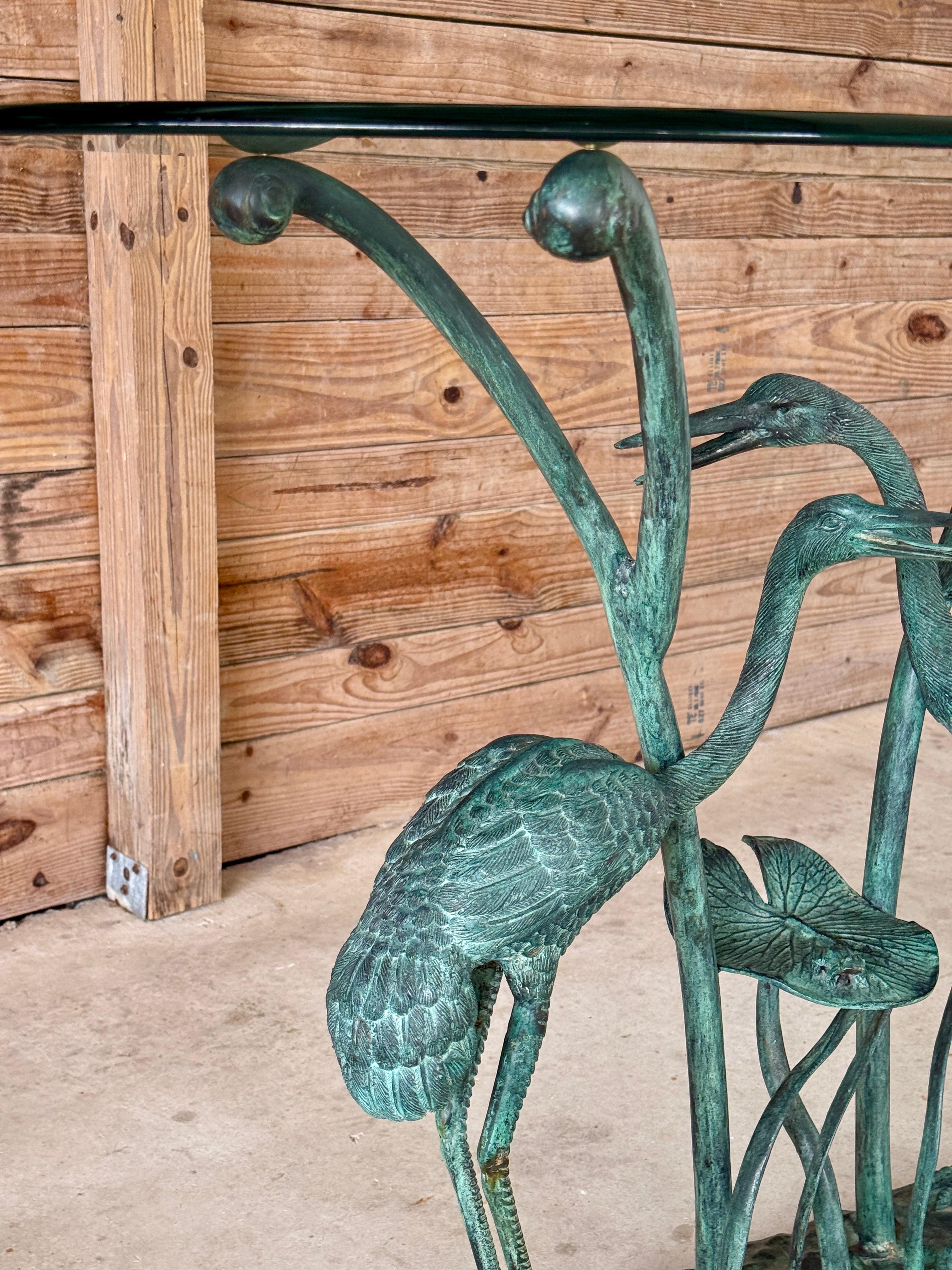 Regency Table console en bronze patiné de la fin du 20e siècle avec héron et nénuphar par LaBarge en vente