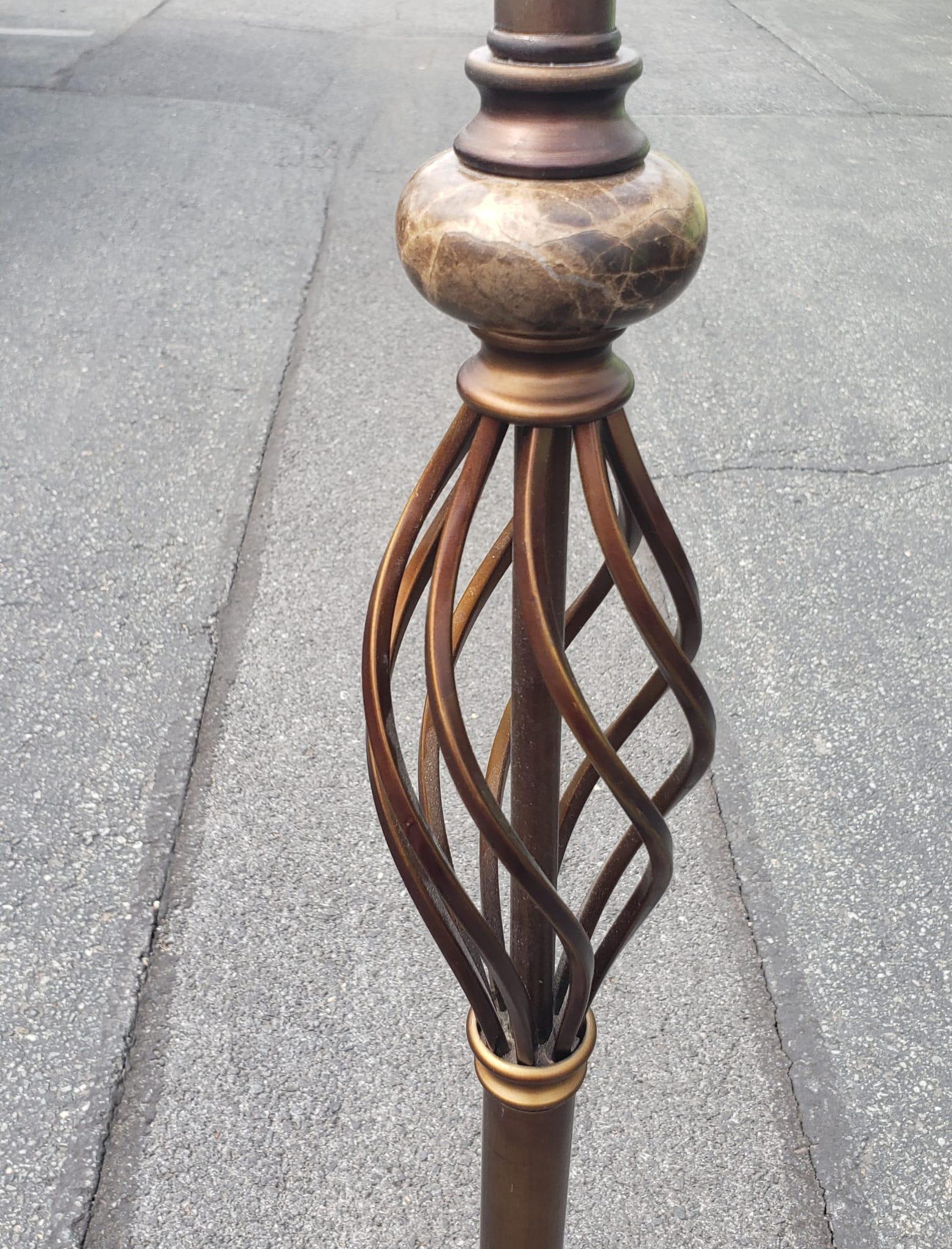 30th Century patinated Copper finish floor lamp in very good vintage condition. Measures 9.5