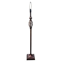 Lampadaire en cuivre patiné de la fin du XXe siècle