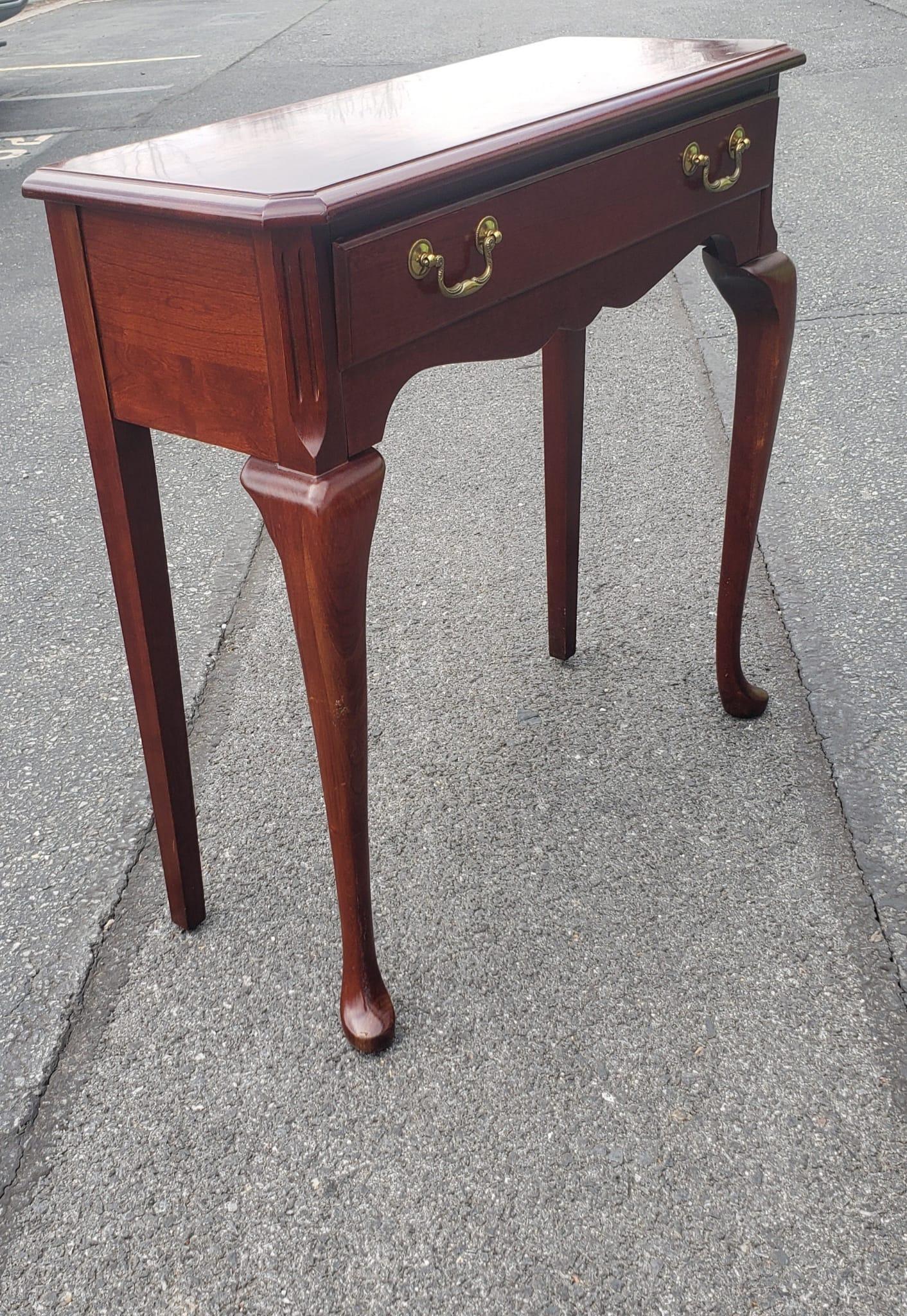 A Late 20th Century Pennsylvania House Cherry Console Table in great vintage condition. Measures 28