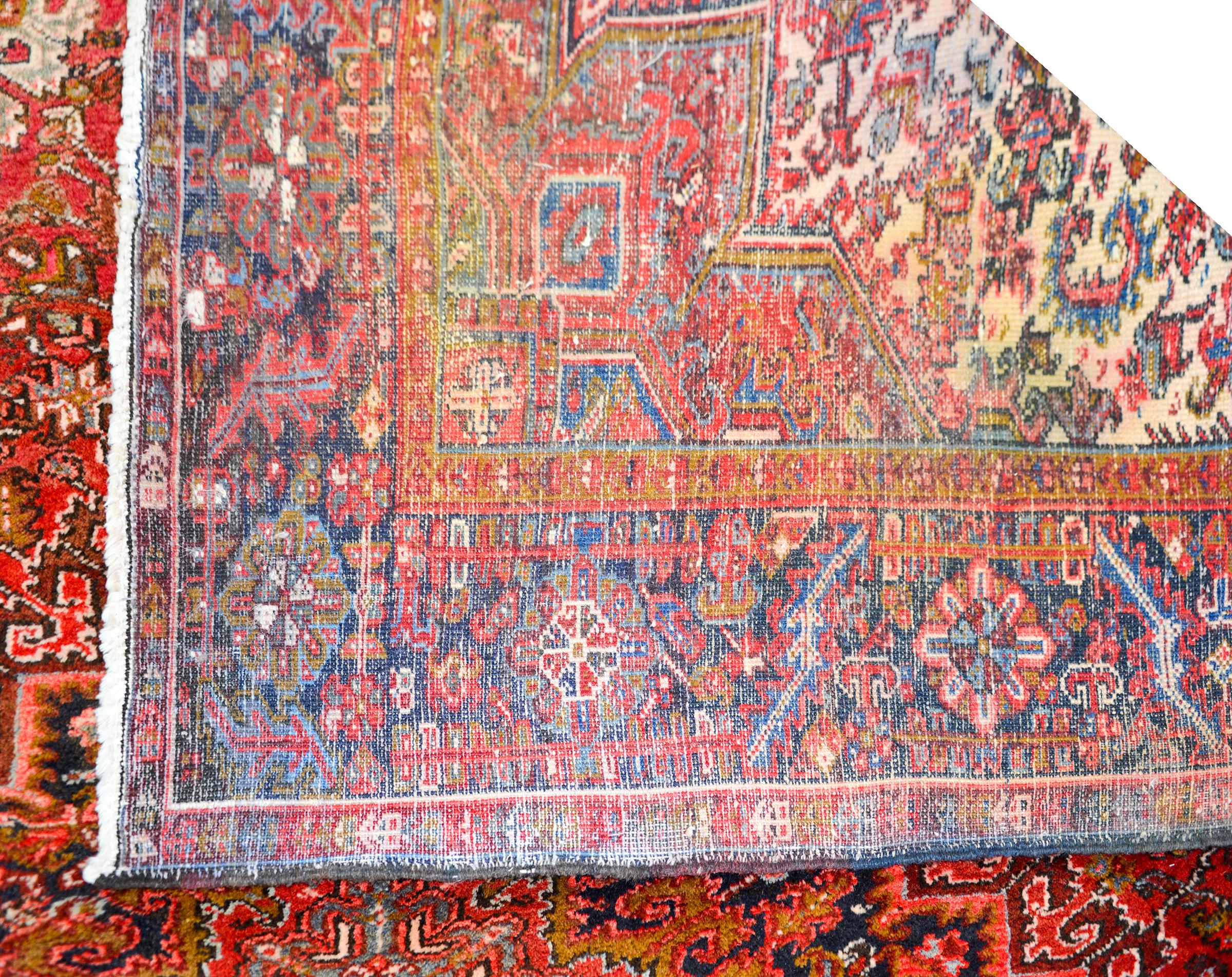 Late 20th Century Persian Heriz Rug For Sale 4