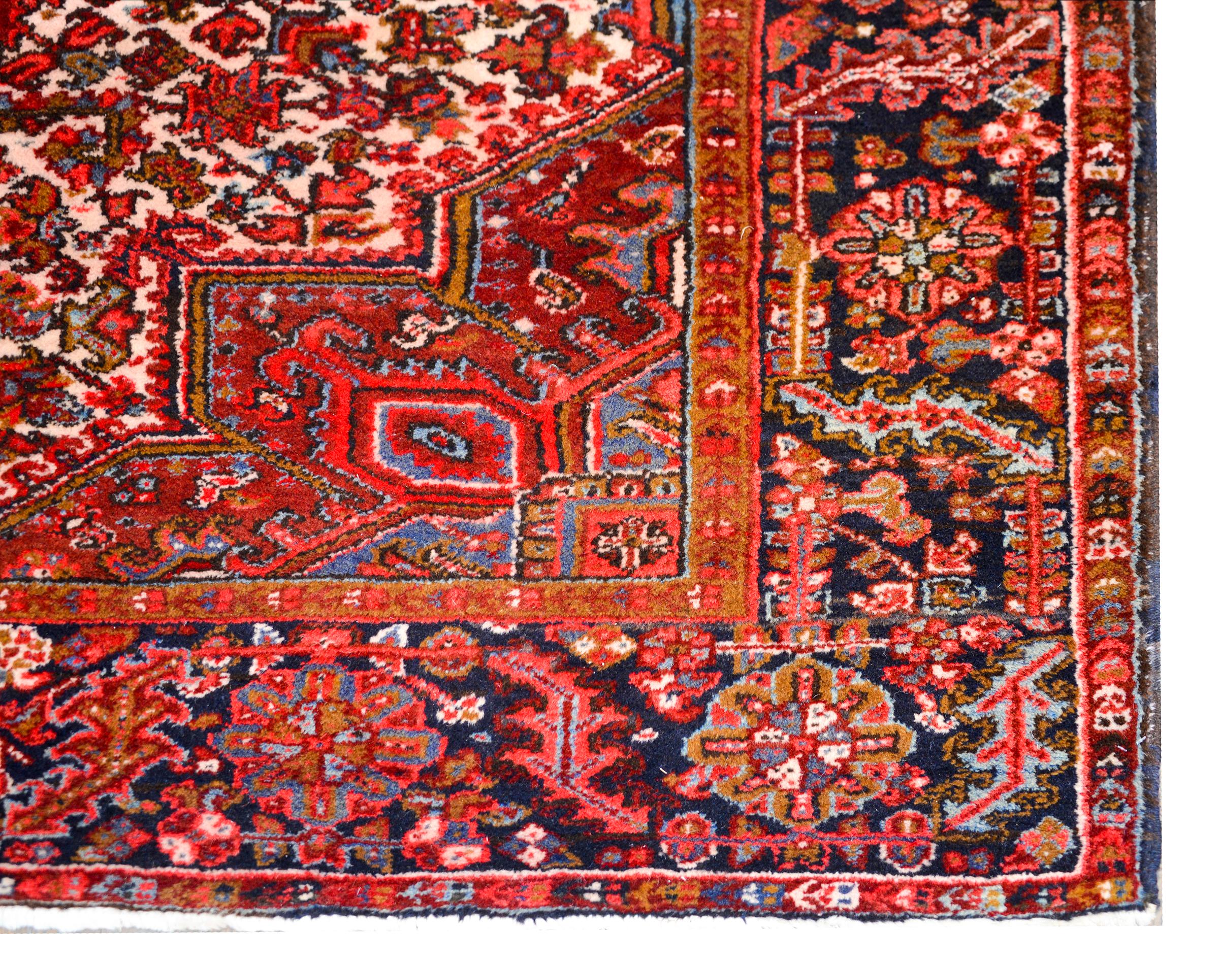 Late 20th Century Persian Heriz Rug For Sale 3