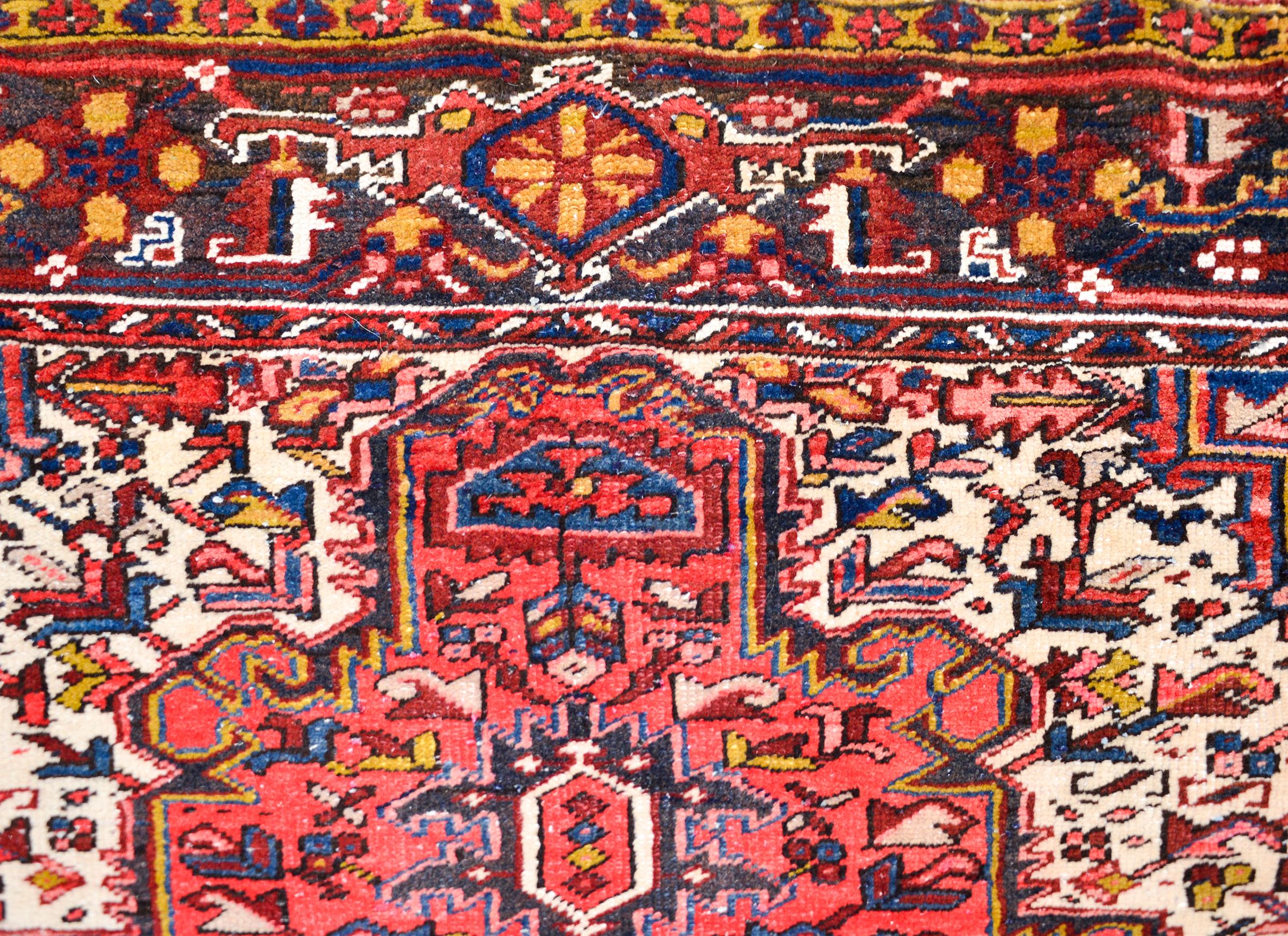Late 20th Century Persian Heriz Rug For Sale 2