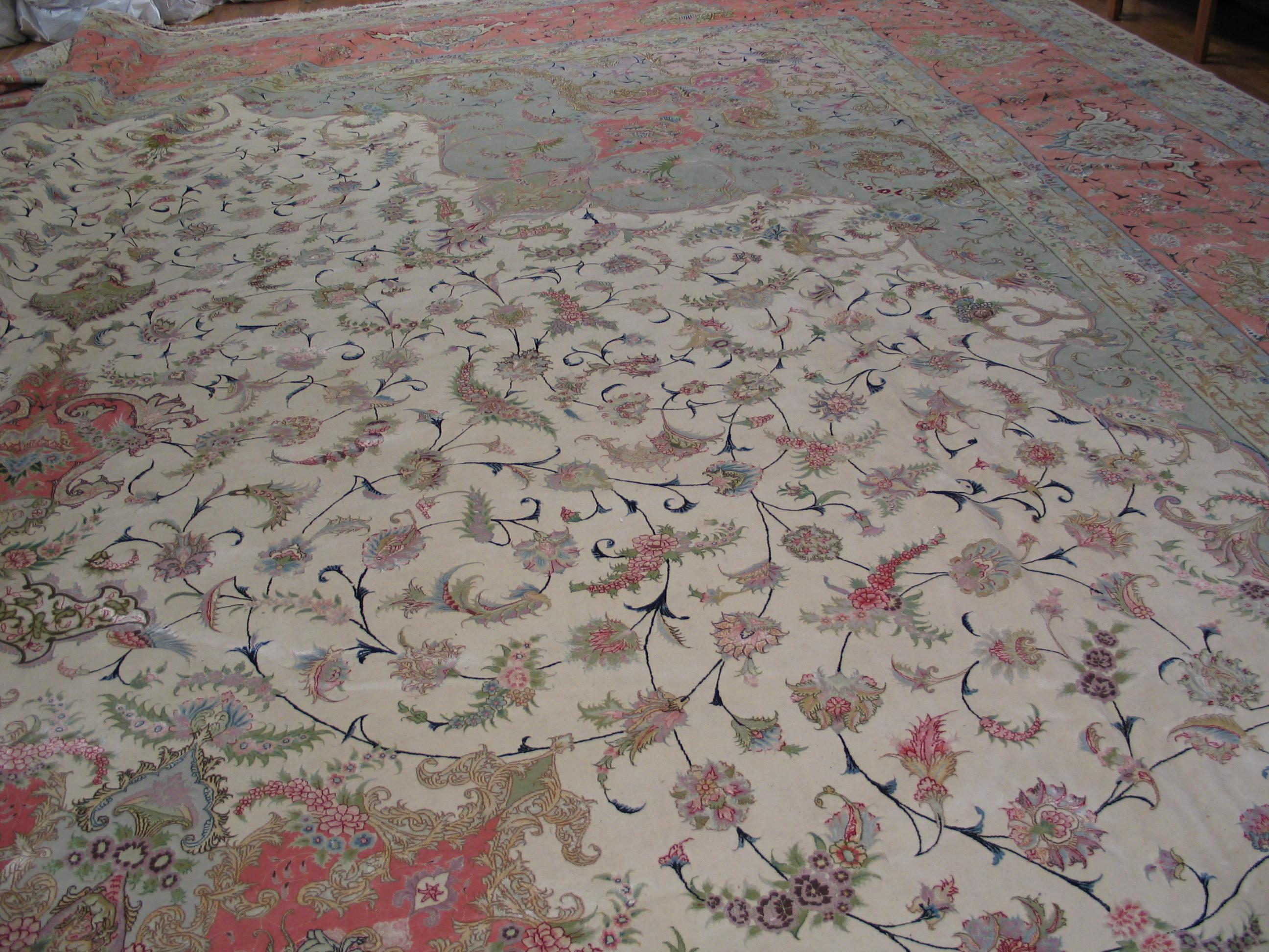 Late 20th Century Persian Tabriz Wool & Silk Carpet For Sale 4