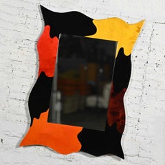 Postmoderner lackierter, großformatiger, skulpturaler Spiegel des späten 20. Jahrhunderts