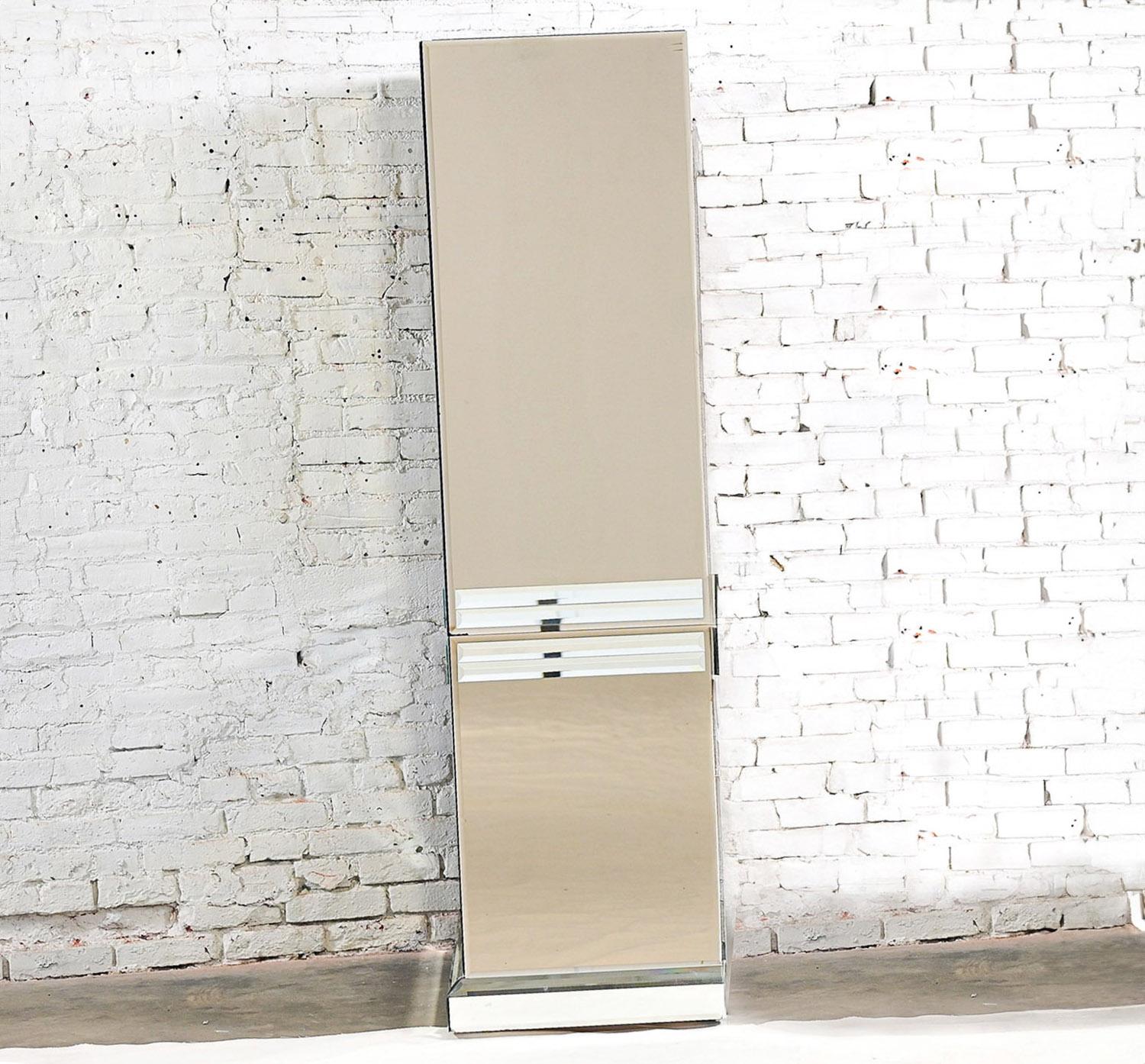 Late 20th Century Postmodern to Art Deco Revival Mirrored Entertainment Cabinet In Good Condition For Sale In Topeka, KS