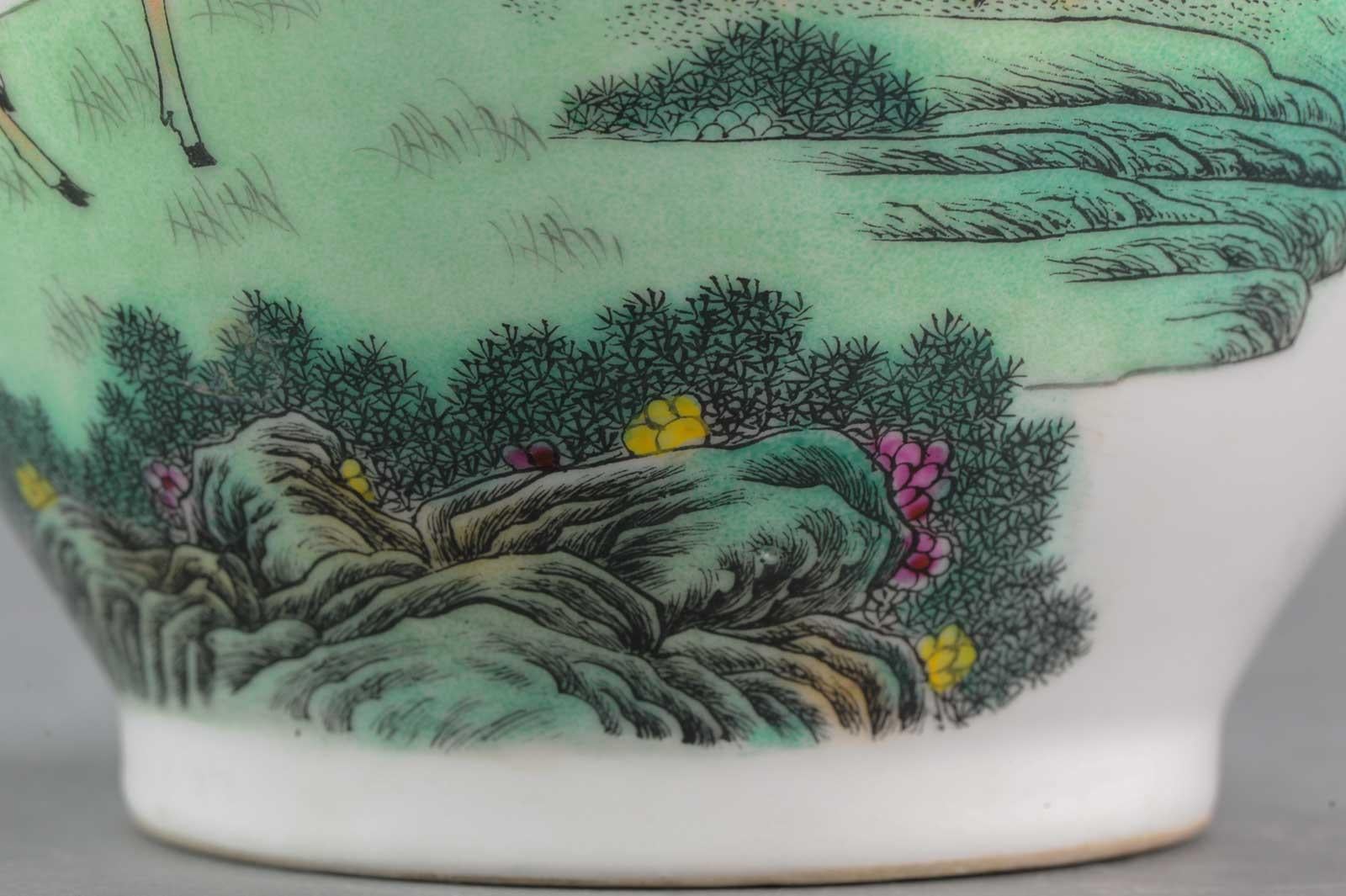 Late 20th Century PRoC Chinese Porcelain Vase with Cranes High quality For Sale 8