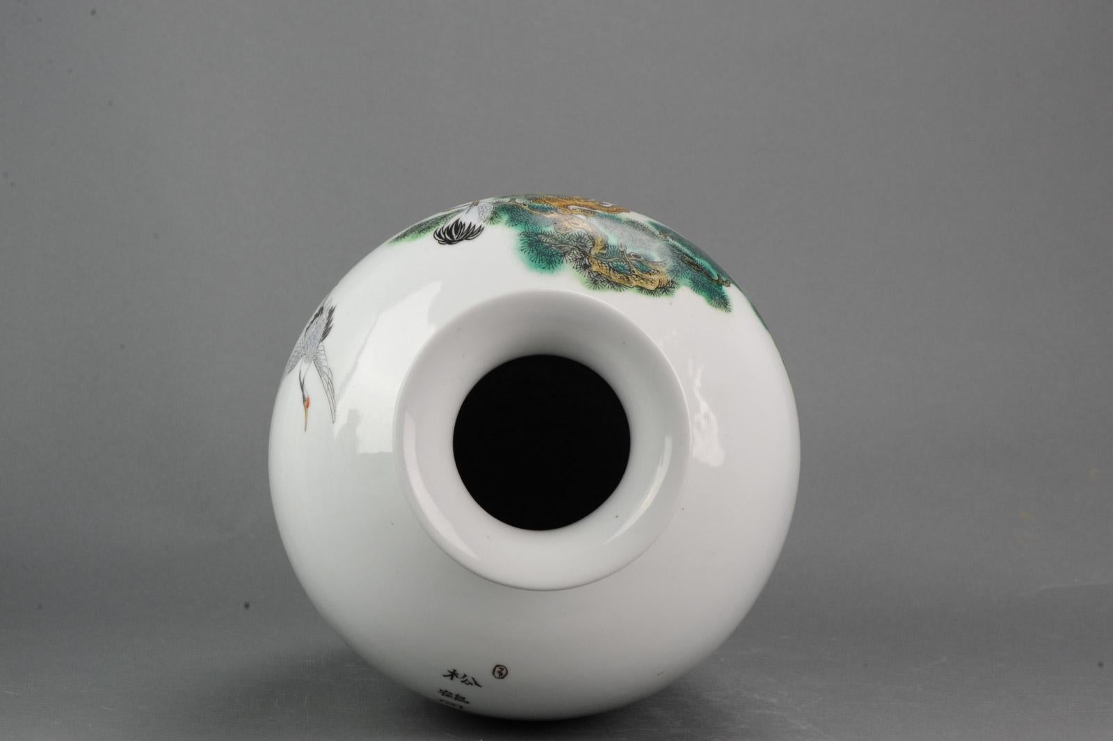 Late 20th Century PRoC Chinese Porcelain Vase with Cranes High quality For Sale 11