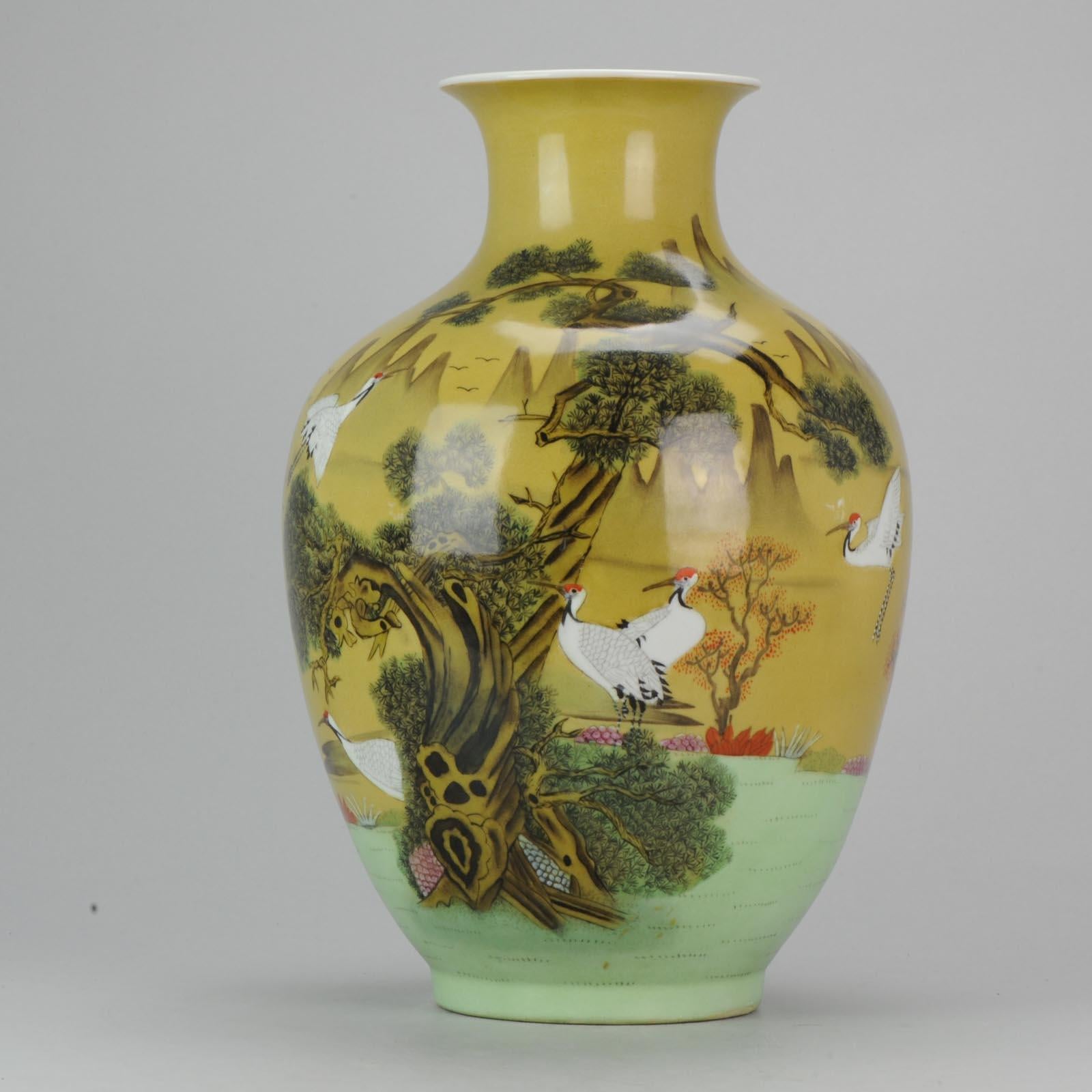 Late 20th Century PRoC Chinese Porcelain Vase with Cranes High quality For Sale 1