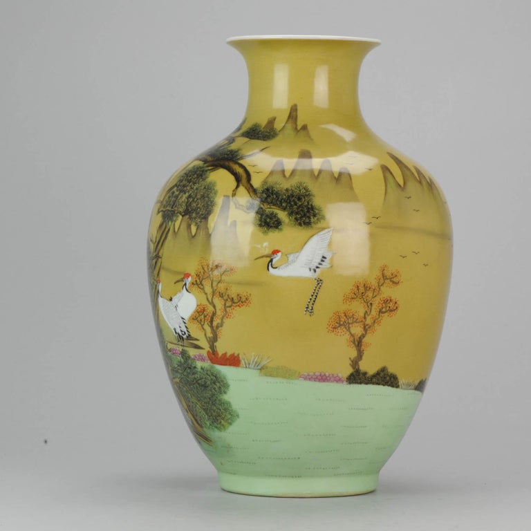 Late 20th Century PRoC Chinese Porcelain Vase with Cranes High quality