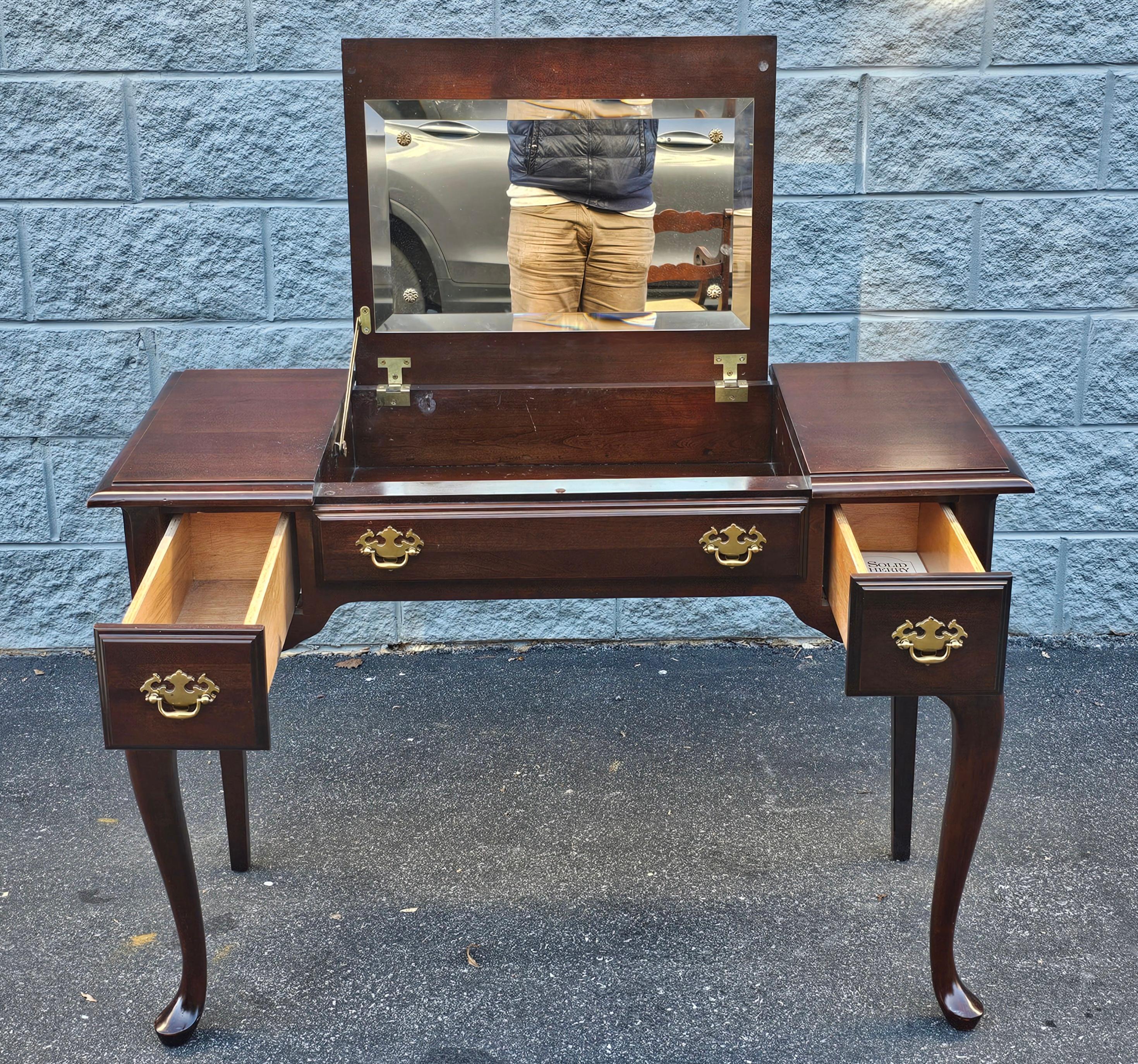 American Late 20th Century Queen Anne Cherry Mirrored Vanity Table For Sale