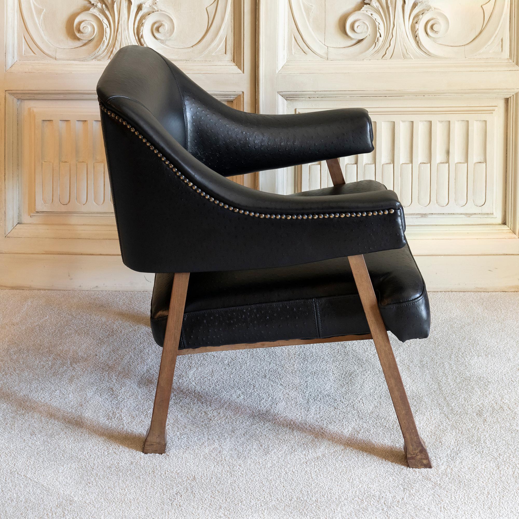 Late 20th Century Raffaella Crespi Italian Armchair Wood and Black Leather In Good Condition For Sale In Firenze, IT