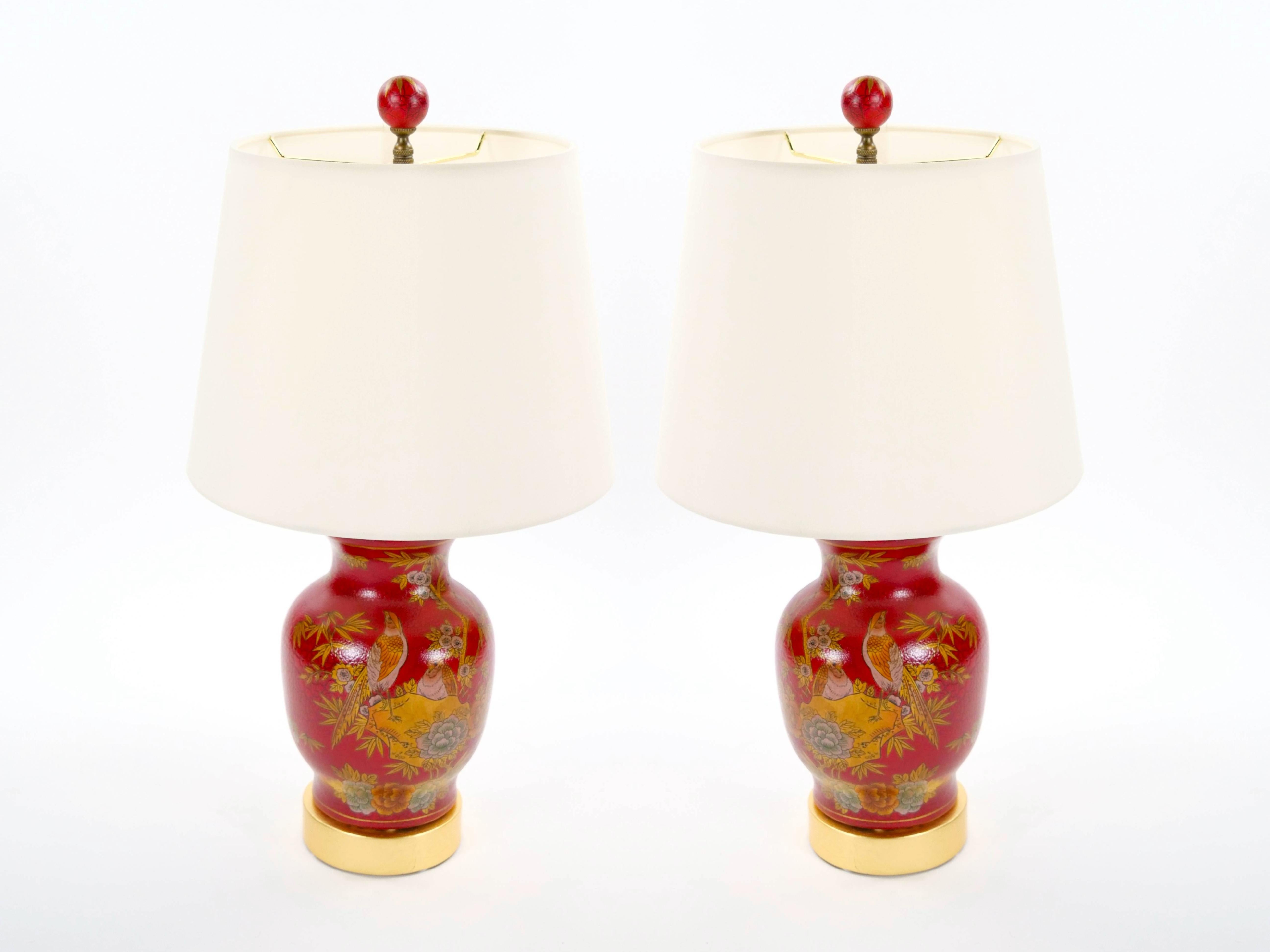 Europeo Lampade da tavolo in porcellana rossa e oro dipinte a mano della fine del XX secolo in vendita