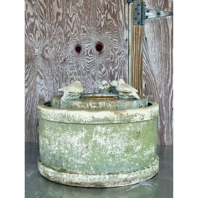 Américain Late 20th Century Regency Cast Concrete Bird Fountain en vente