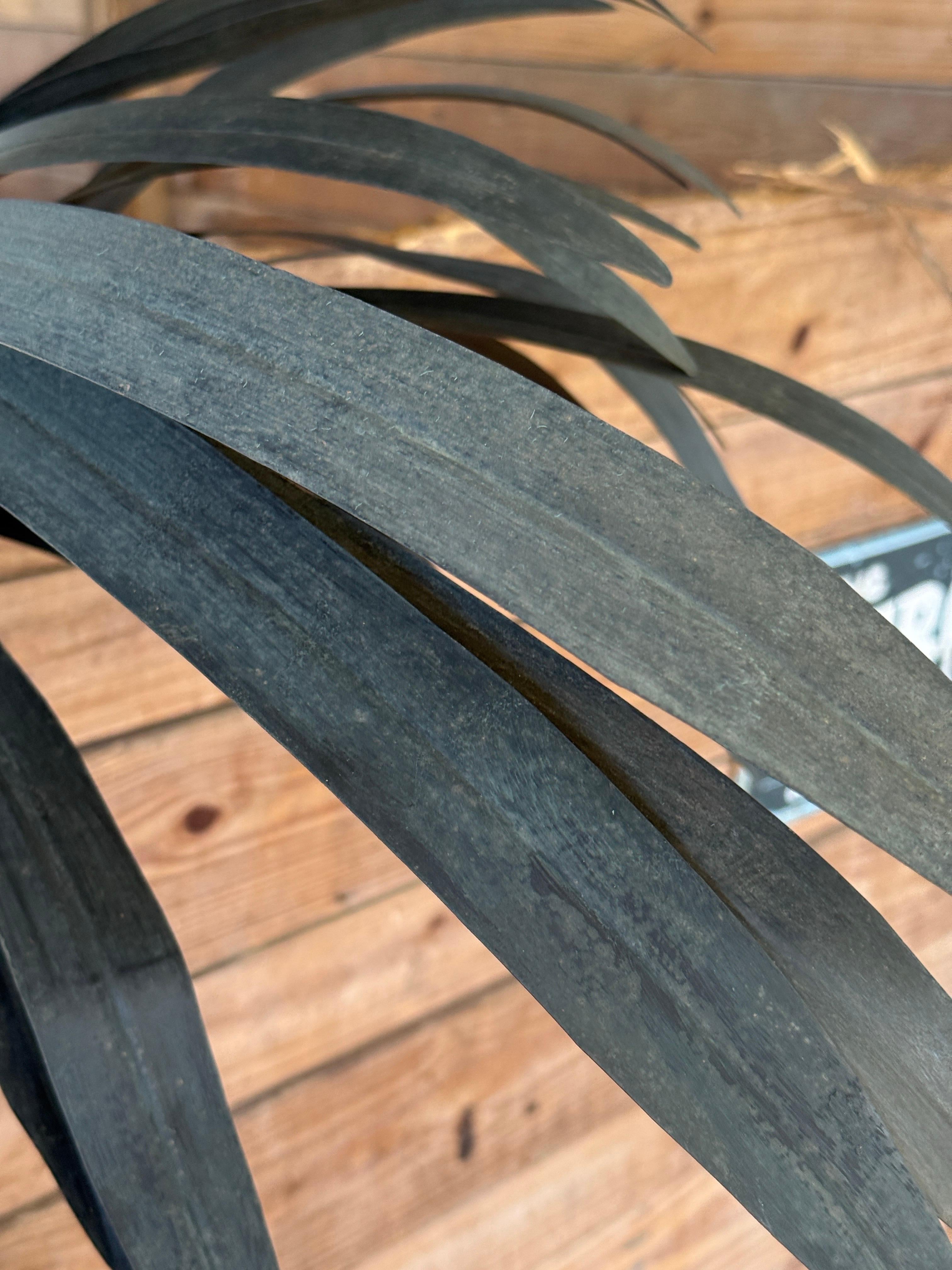 Late 20th Century Regency Sculptural Metal Tole Palm Tree Wall Mirror In Good Condition In North Fort Myers, FL
