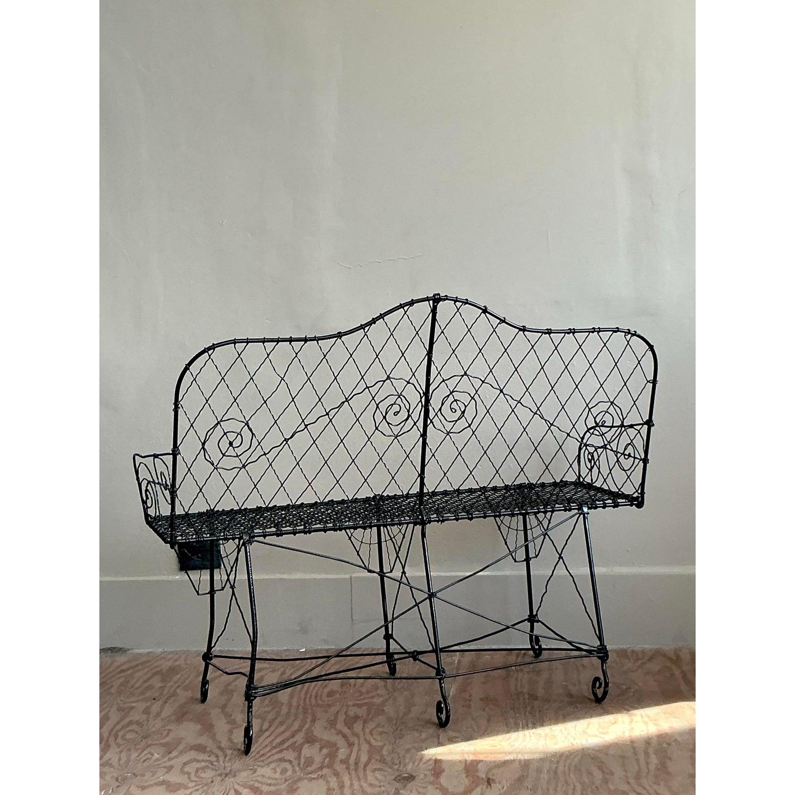 Banc en fer forgé treillis Regency de la fin du 20e siècle Bon état - En vente à West Palm Beach, FL
