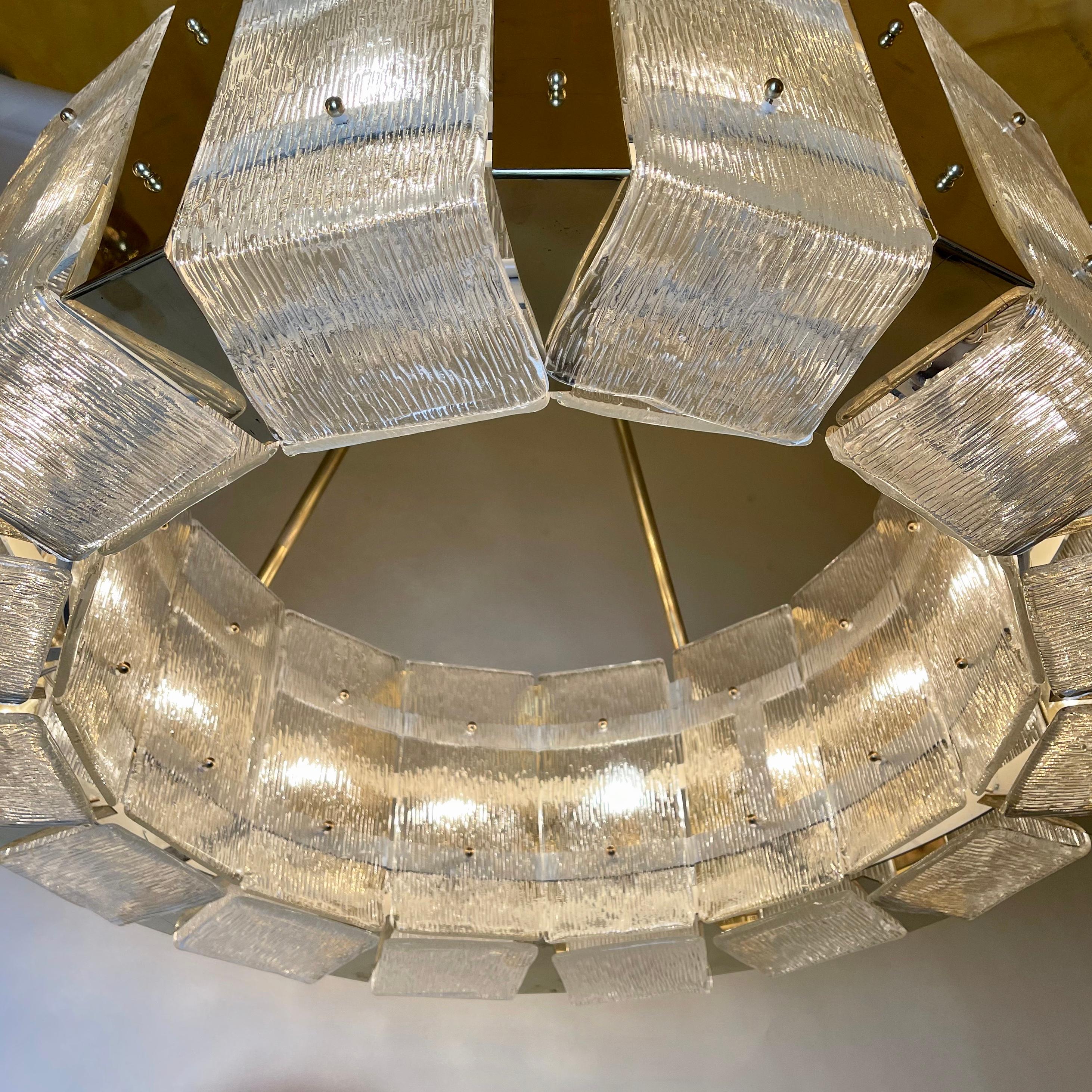 Lampadario rotondo in ottone e vetro di Murano trasparente della fine del XX secolo In condizioni buone in vendita a Firenze, Tuscany