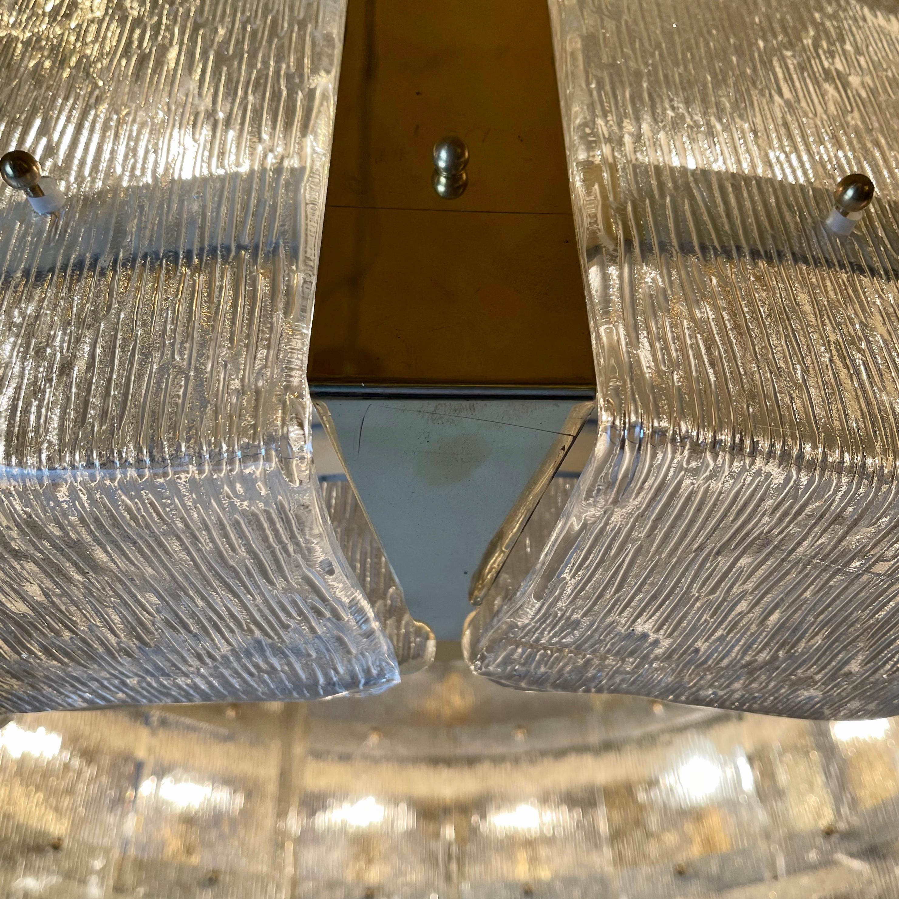 Ottone Lampadario rotondo in ottone e vetro di Murano trasparente della fine del XX secolo in vendita