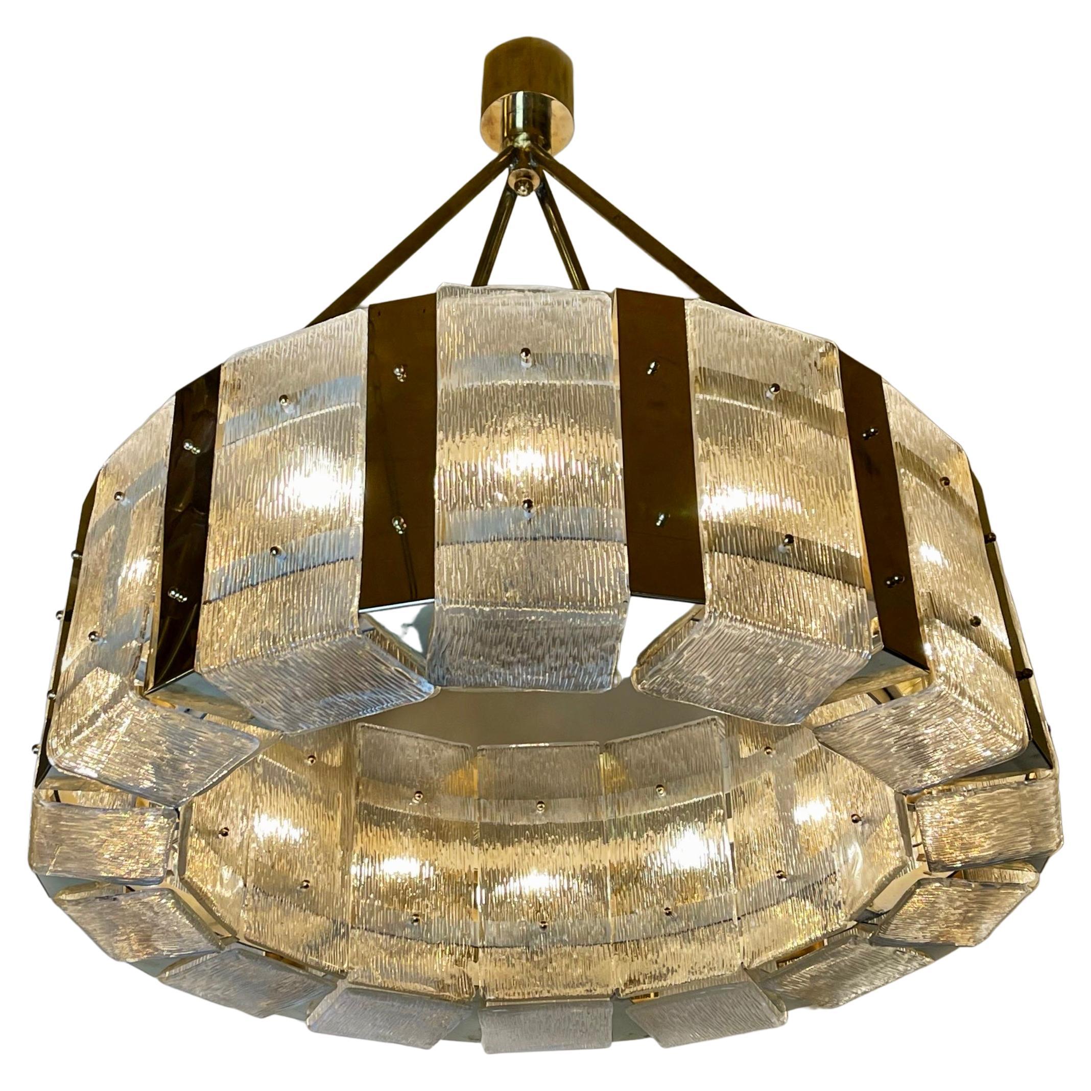 Late 20th Century Round Brass & Transparent Textured Murano Art Glass Chandelier For Sale