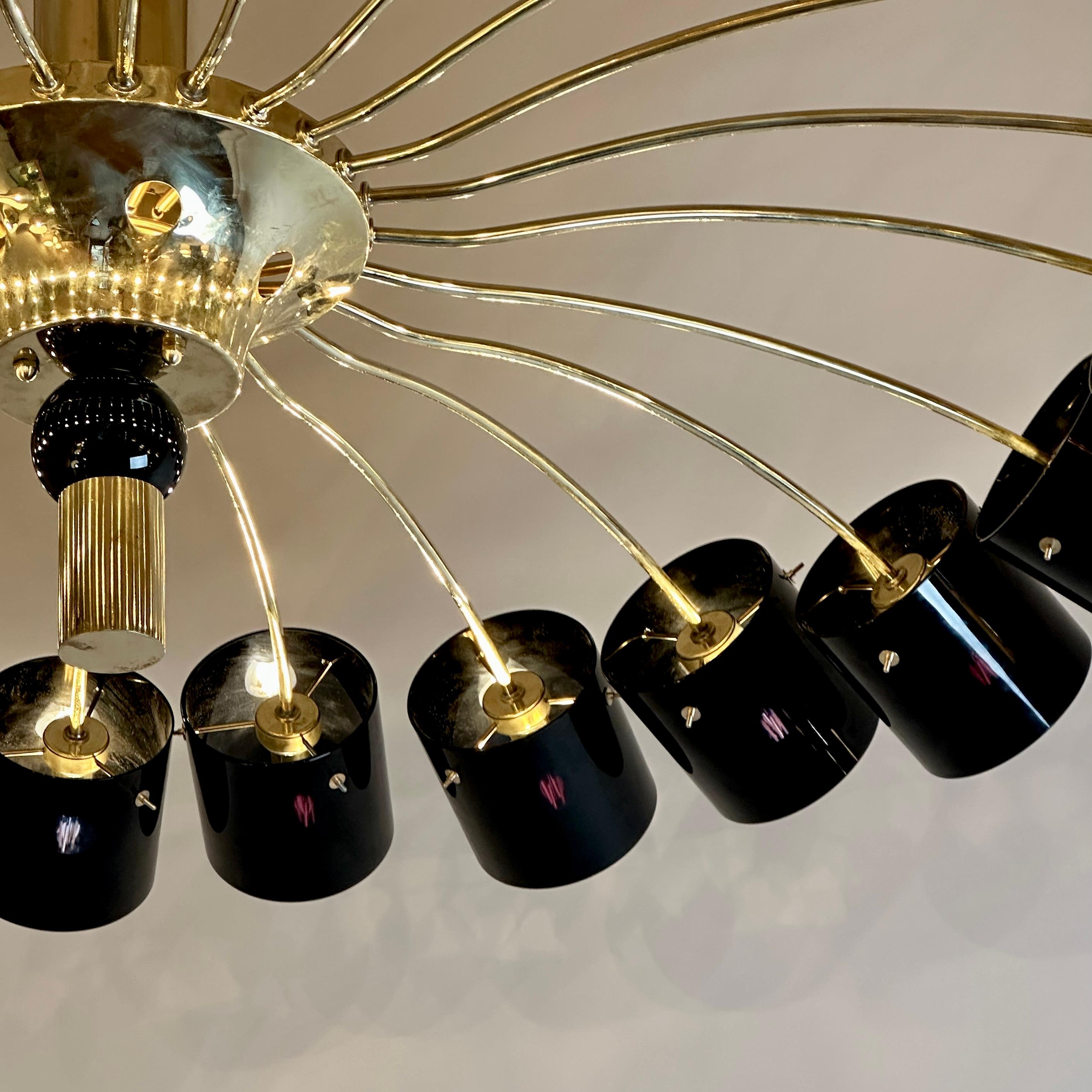 italien Fin du 20ème siècle Rond en laiton avec diffuseurs de lumière en verre noir de Murano, montage encastré en vente