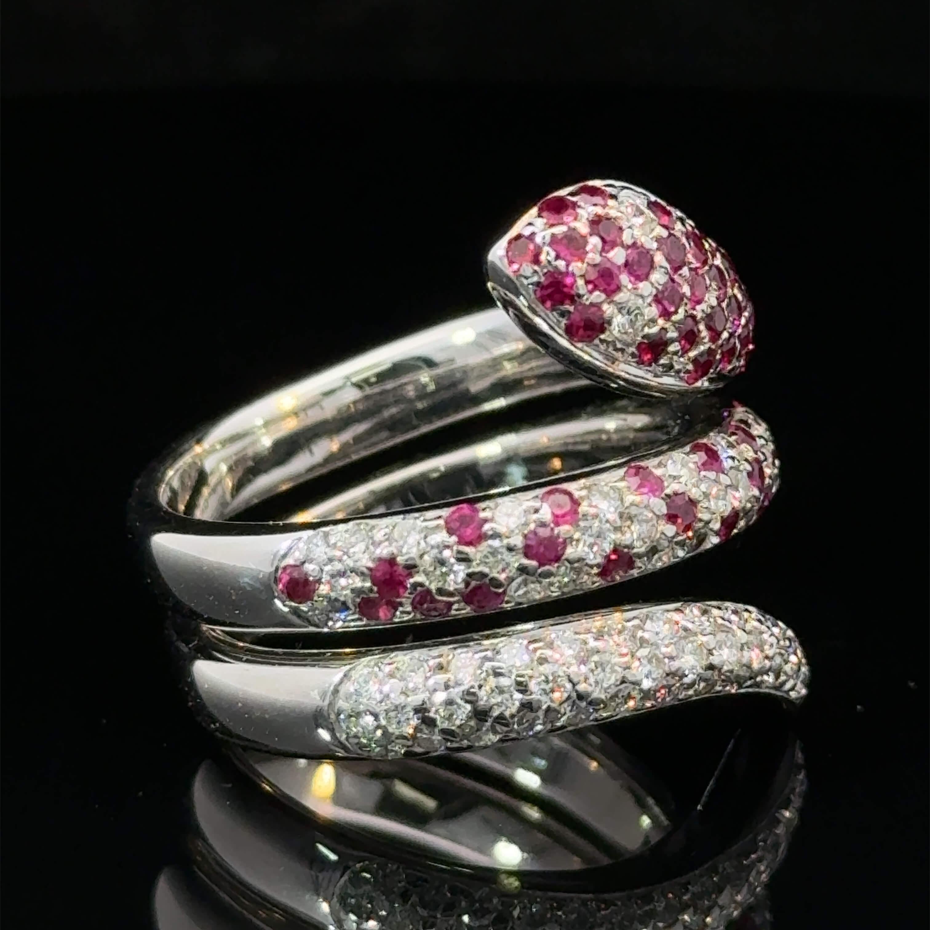Late 20th Century Ruby & Diamond Snake Ring Circa 1990s In Good Condition For Sale In ADELAIDE, SA