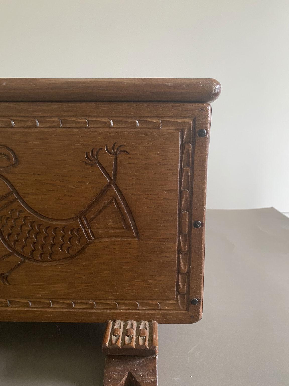Rustikale Holzkiste mit Intarsien aus dem späten 20. im Angebot 5