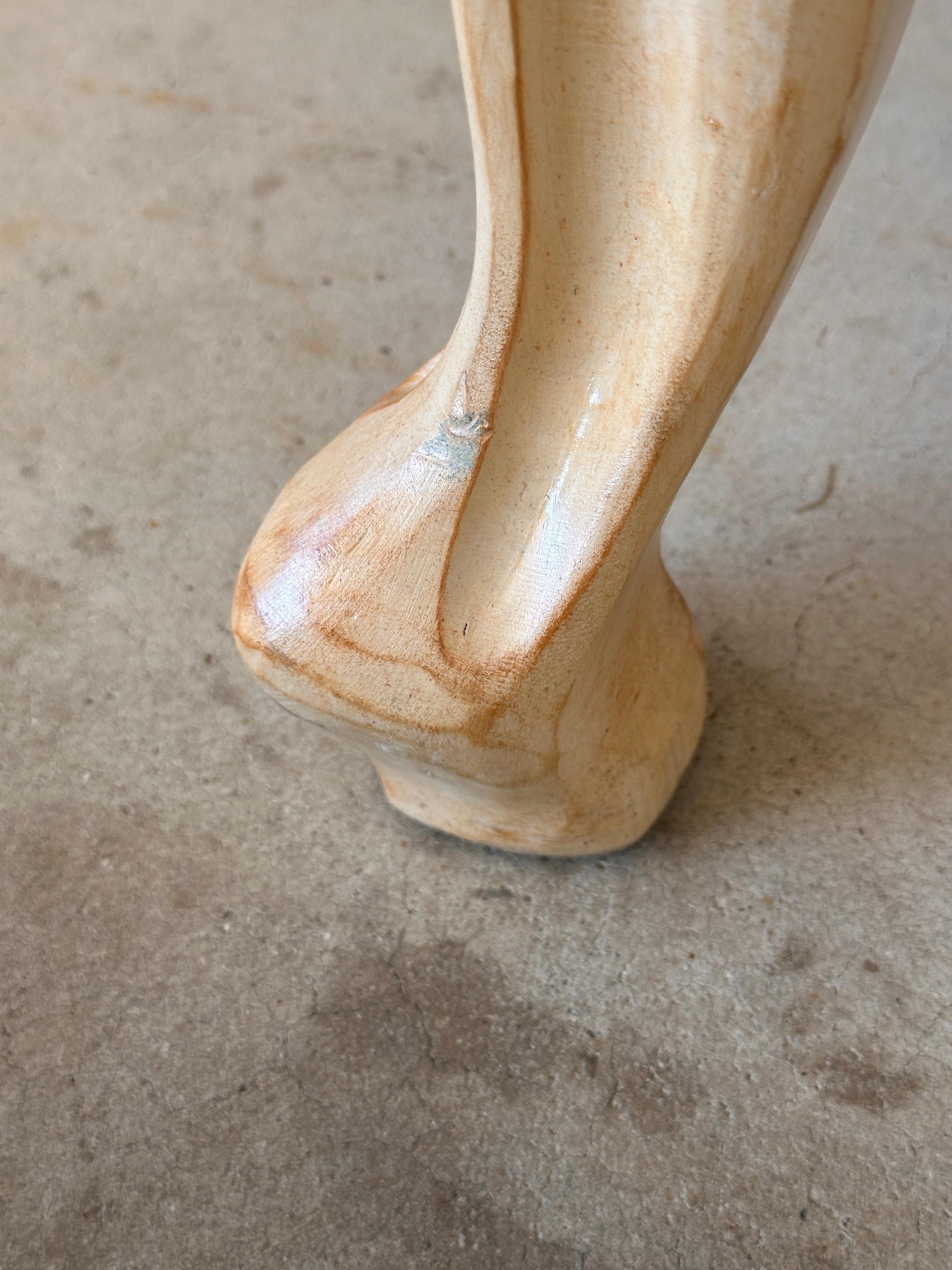 Chaise d'appoint sculpturale en bois sculpté sur mesure de la fin du 20e siècle en vente 7