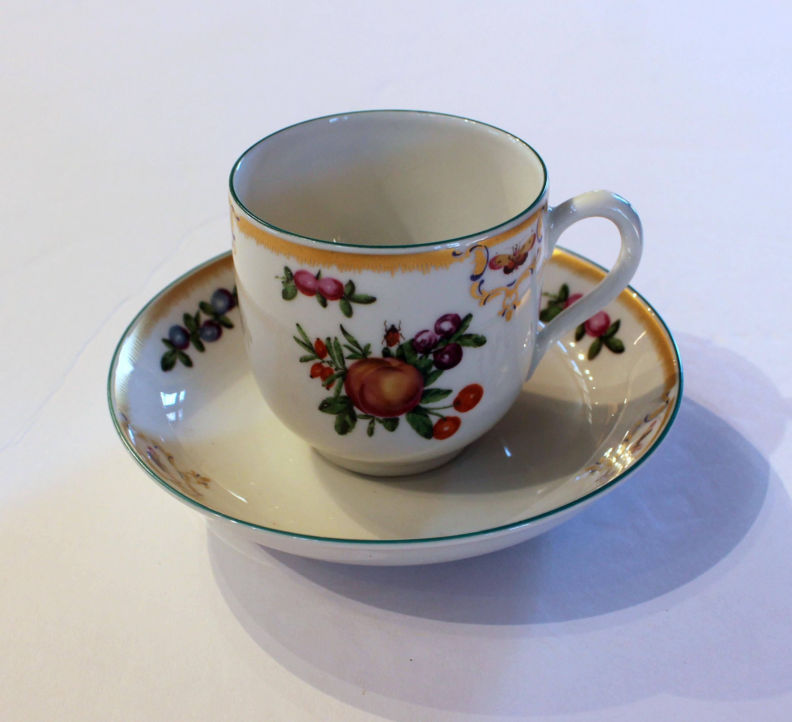 Set of 10 cups & saucers 