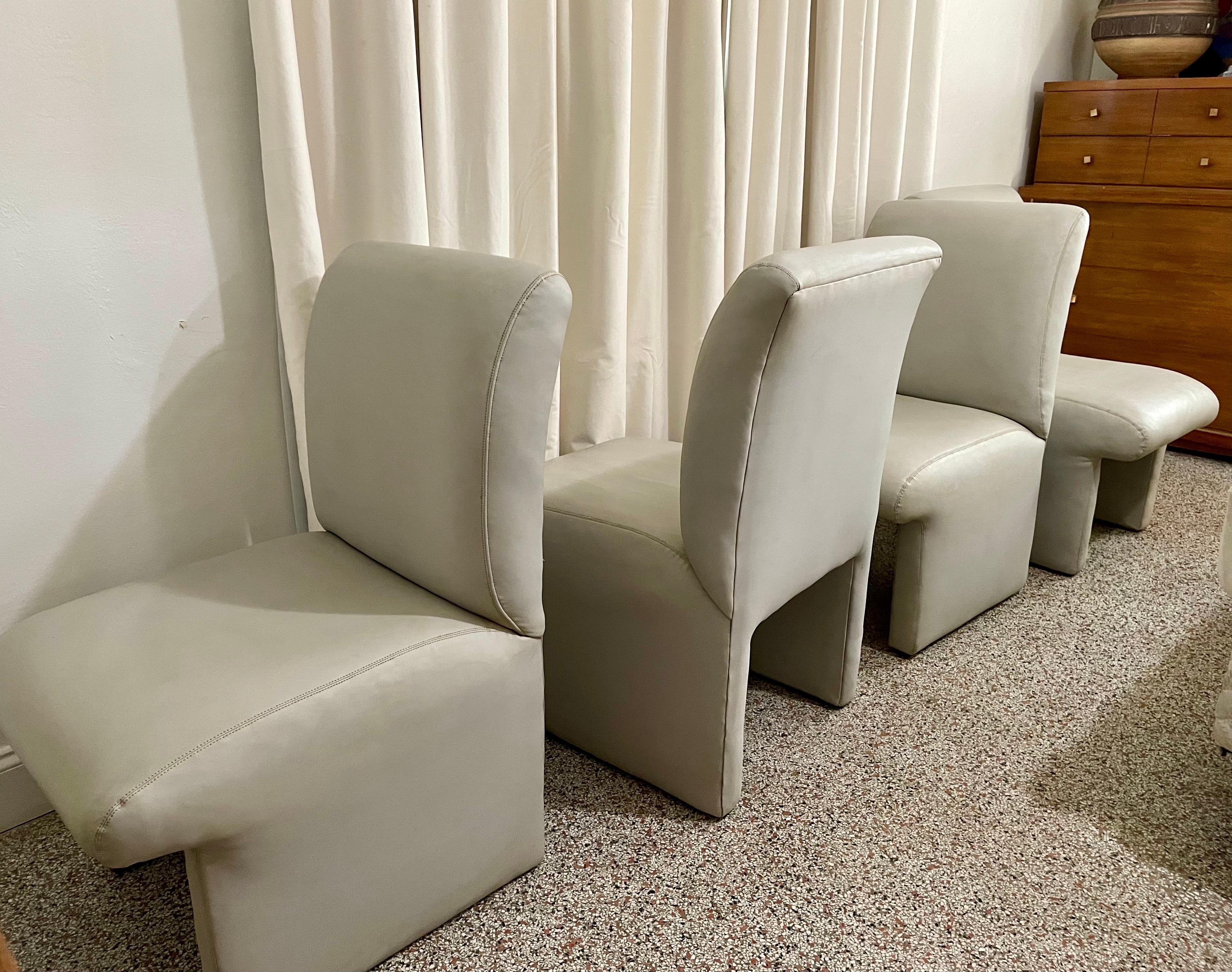 Late 20th Century Set of 4 Italian Post Modern Leather Dining Chairs For Sale 7