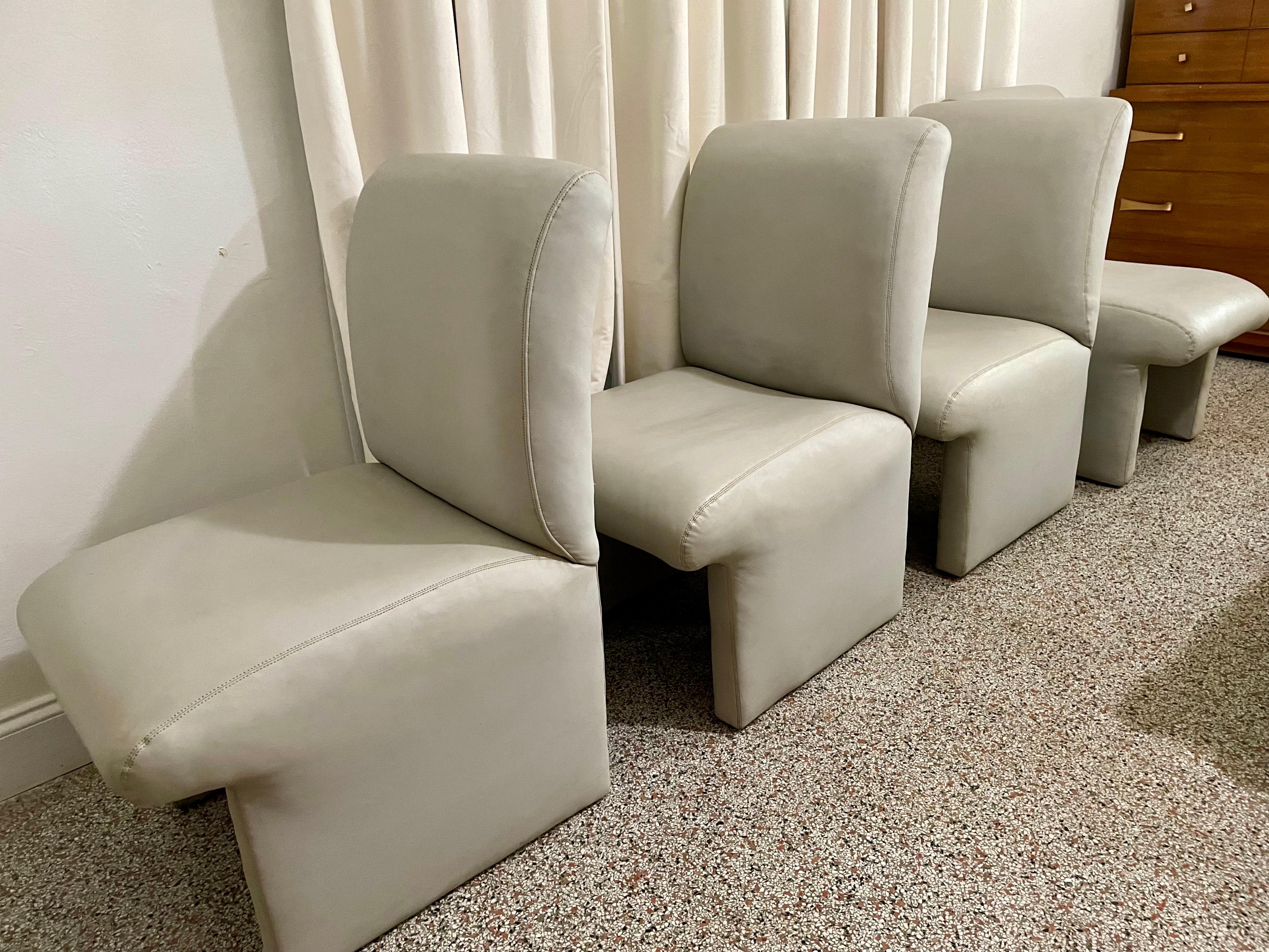 Late 20th Century Set of 4 Italian Post Modern Leather Dining Chairs For Sale 10