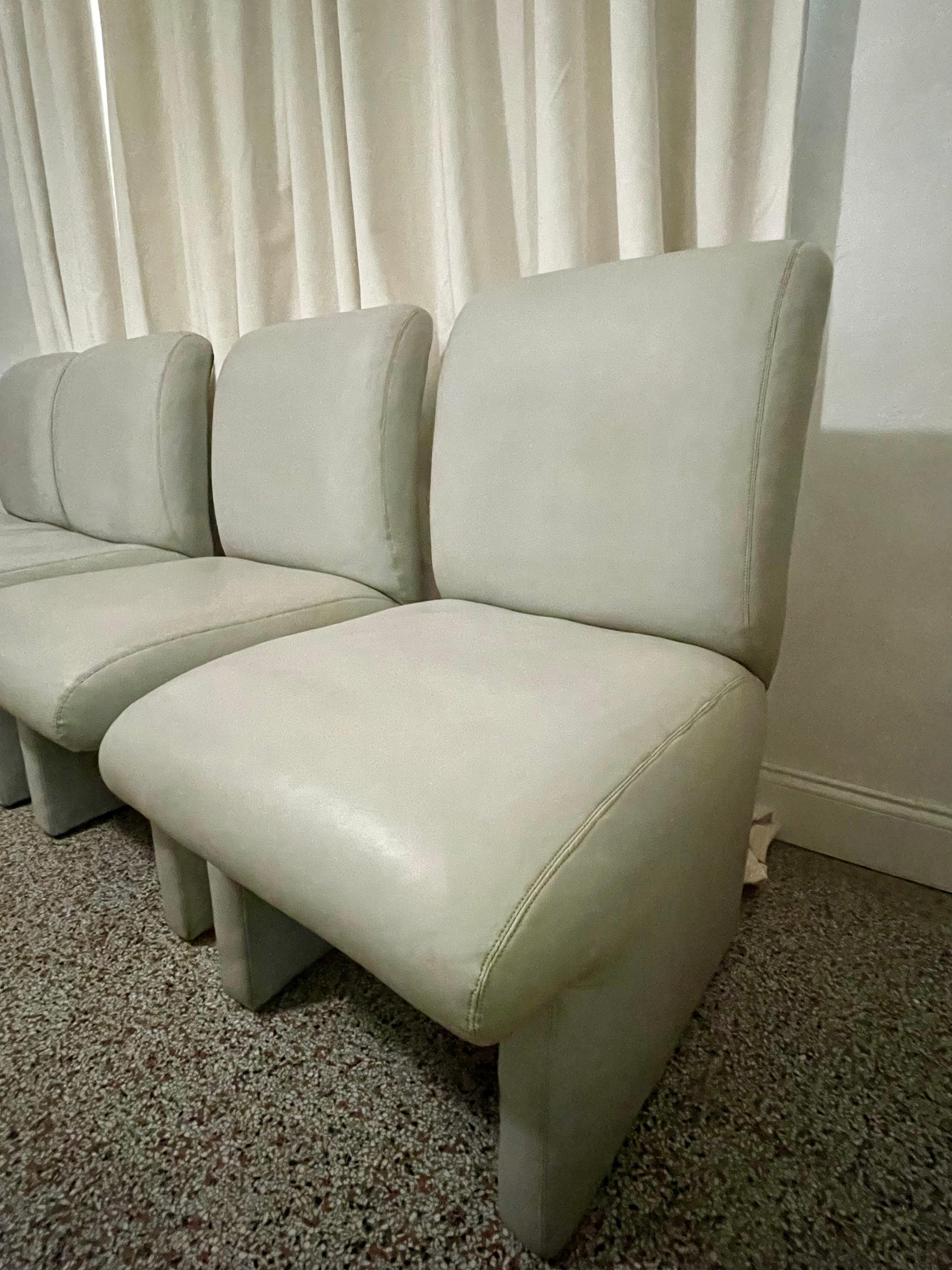 Late 20th Century Set of 4 Italian Post Modern Leather Dining Chairs For Sale 1